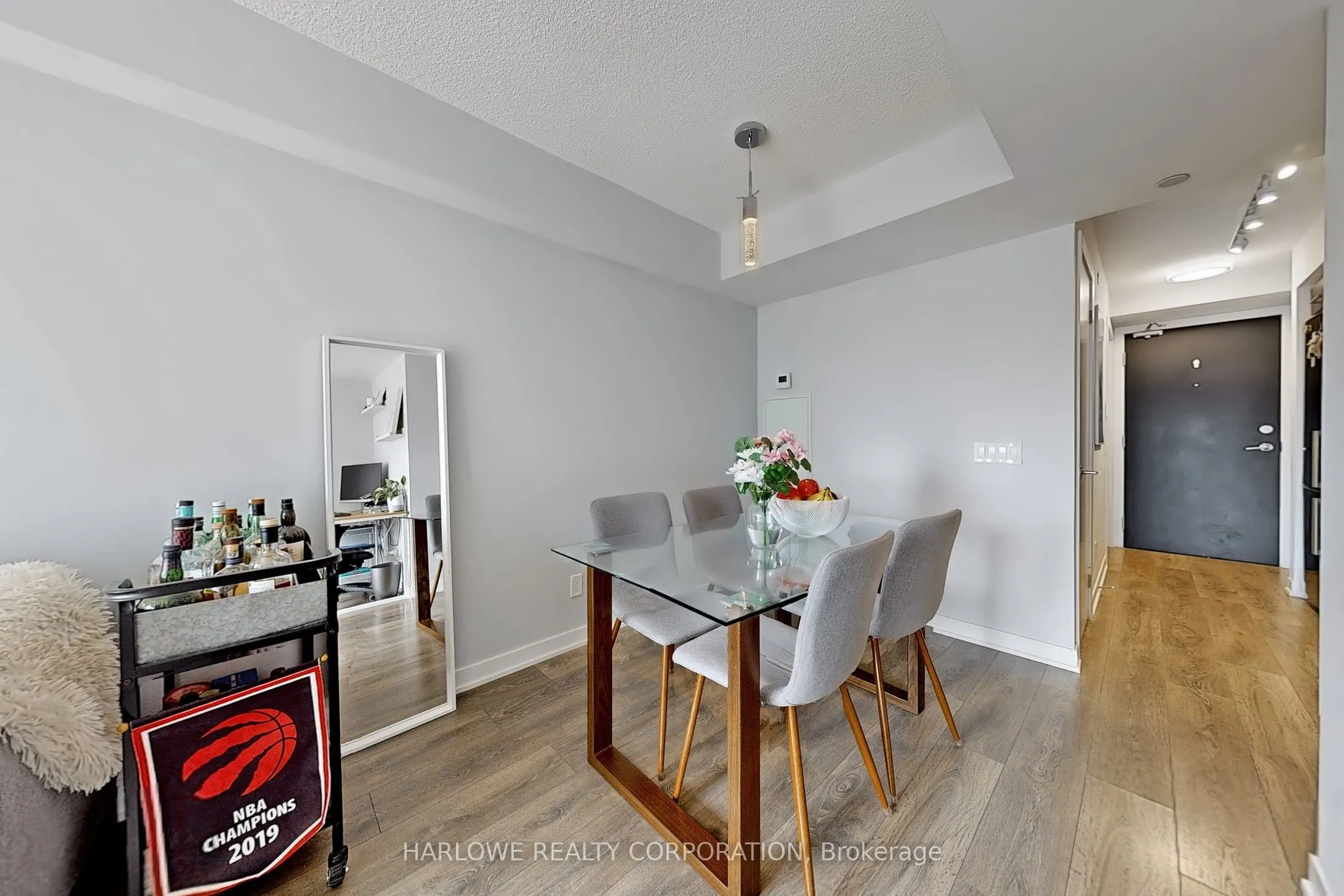 87 Peter Street, #1005