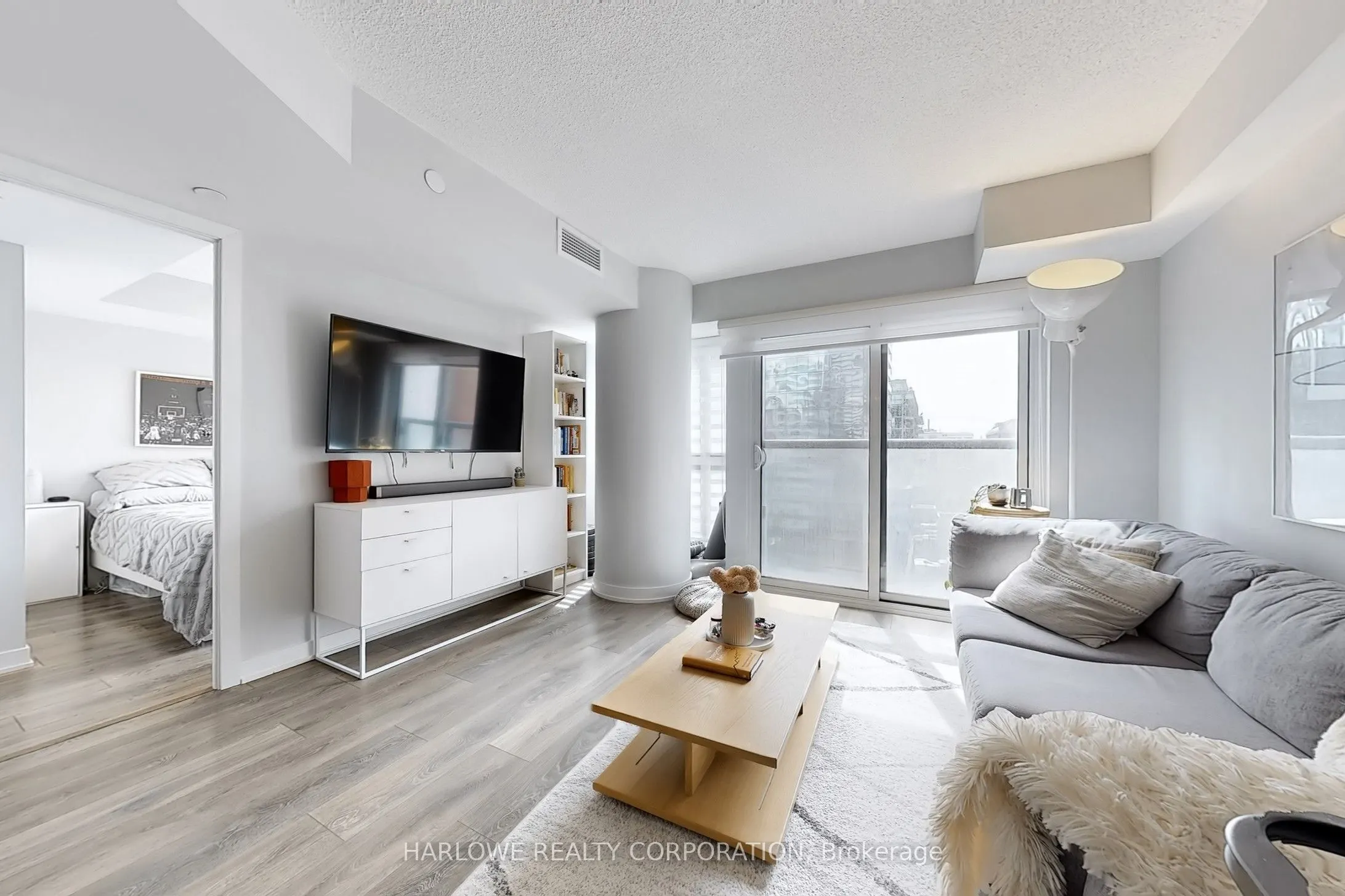 87 Peter Street, #1005