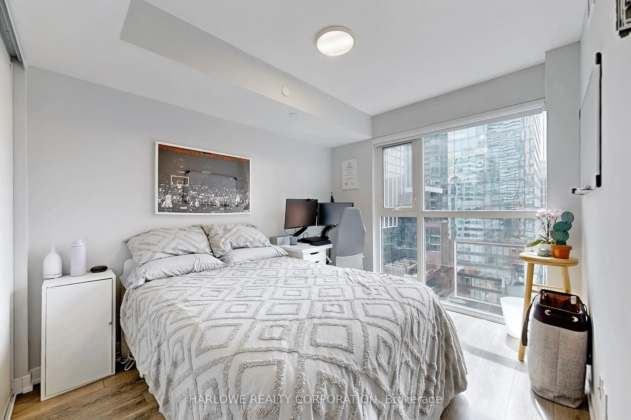 87 Peter Street, #1005