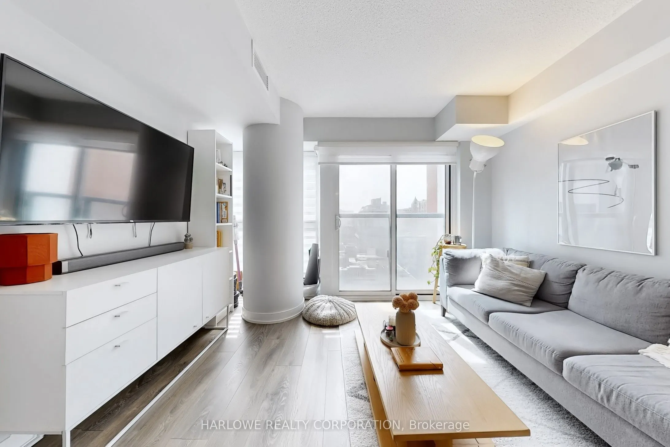 87 Peter Street, #1005