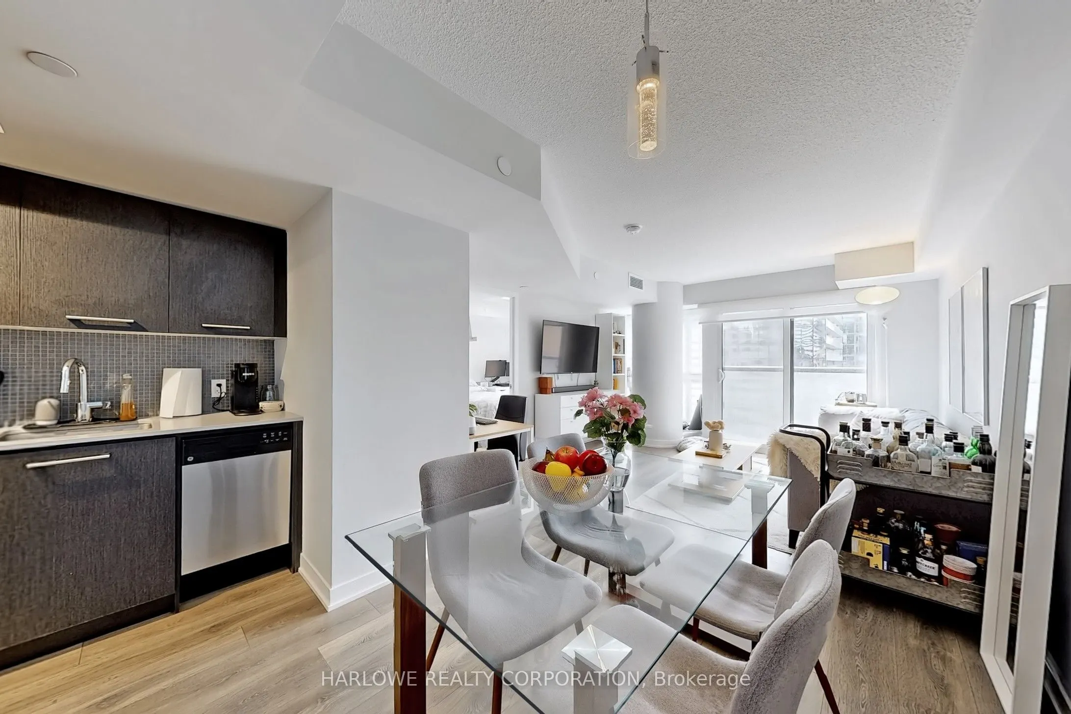 87 Peter Street, #1005