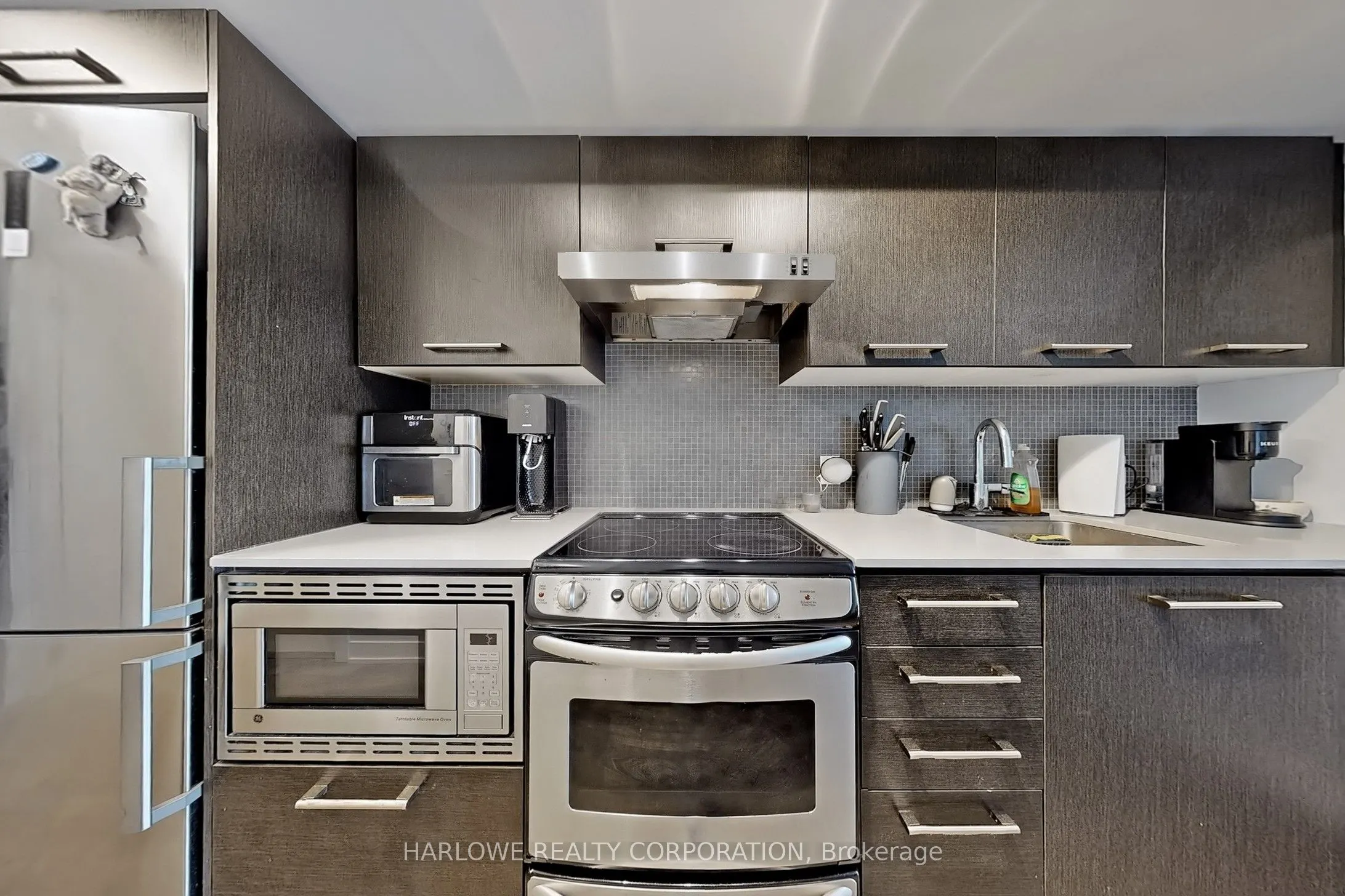 87 Peter Street, #1005
