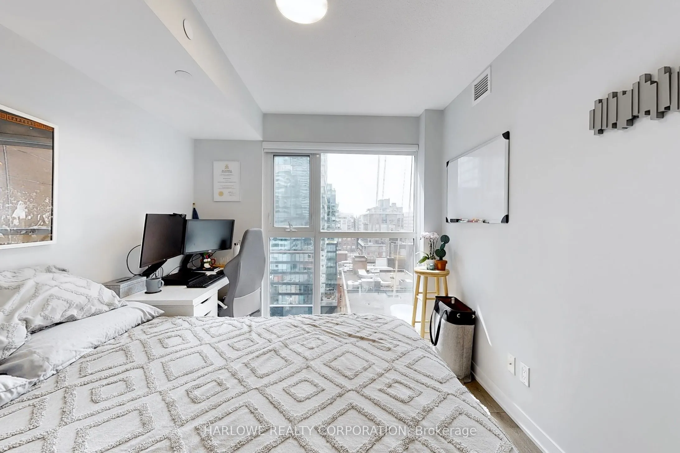 87 Peter Street, #1005