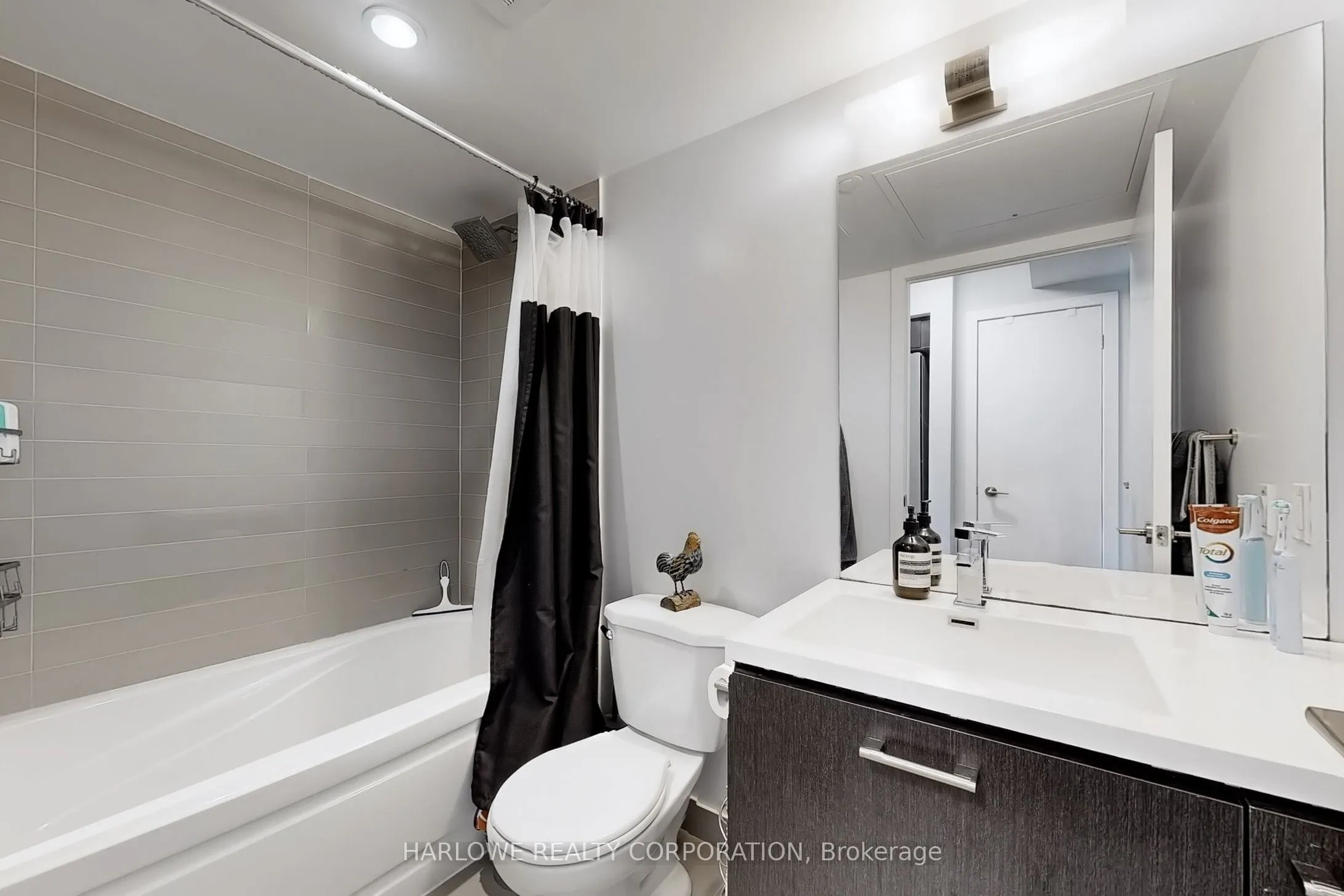 87 Peter Street, #1005