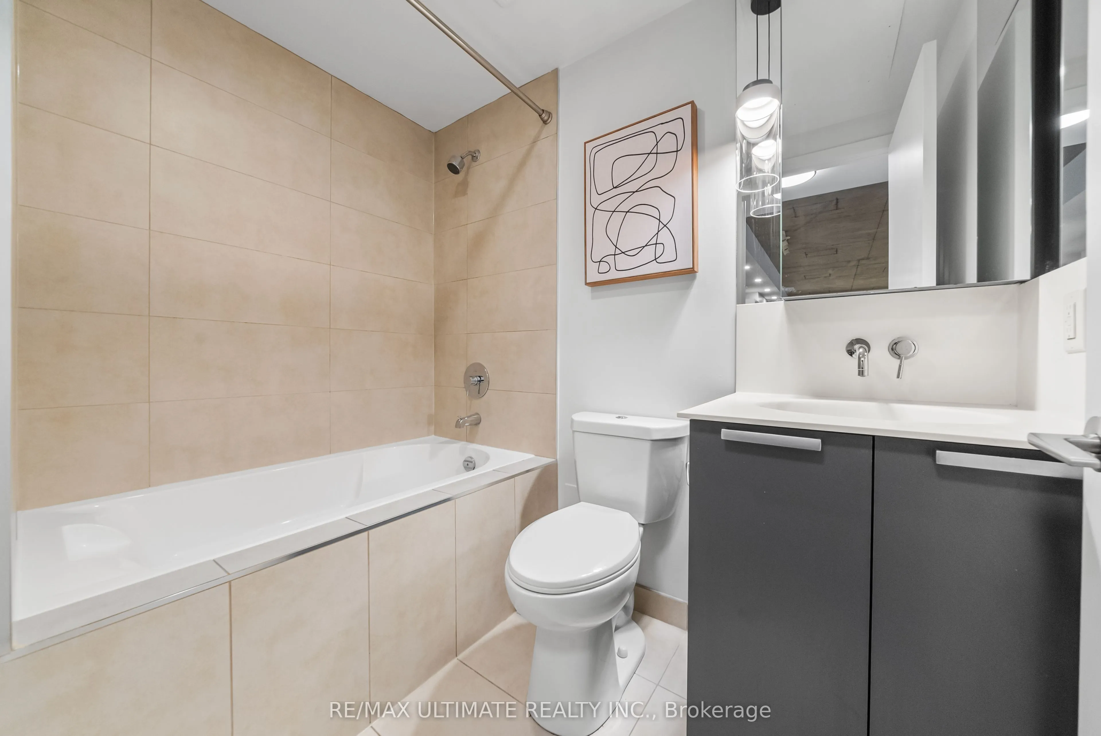 650 King Street W, #315