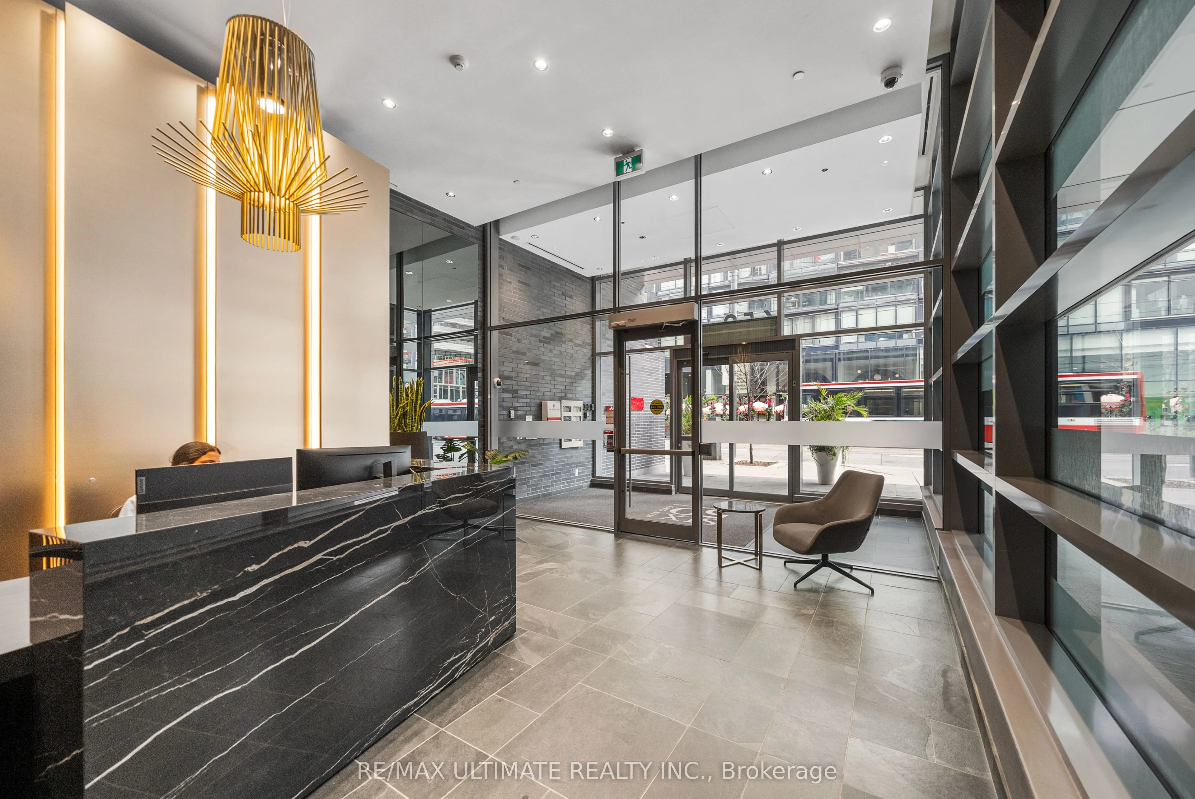 650 King Street W, #315