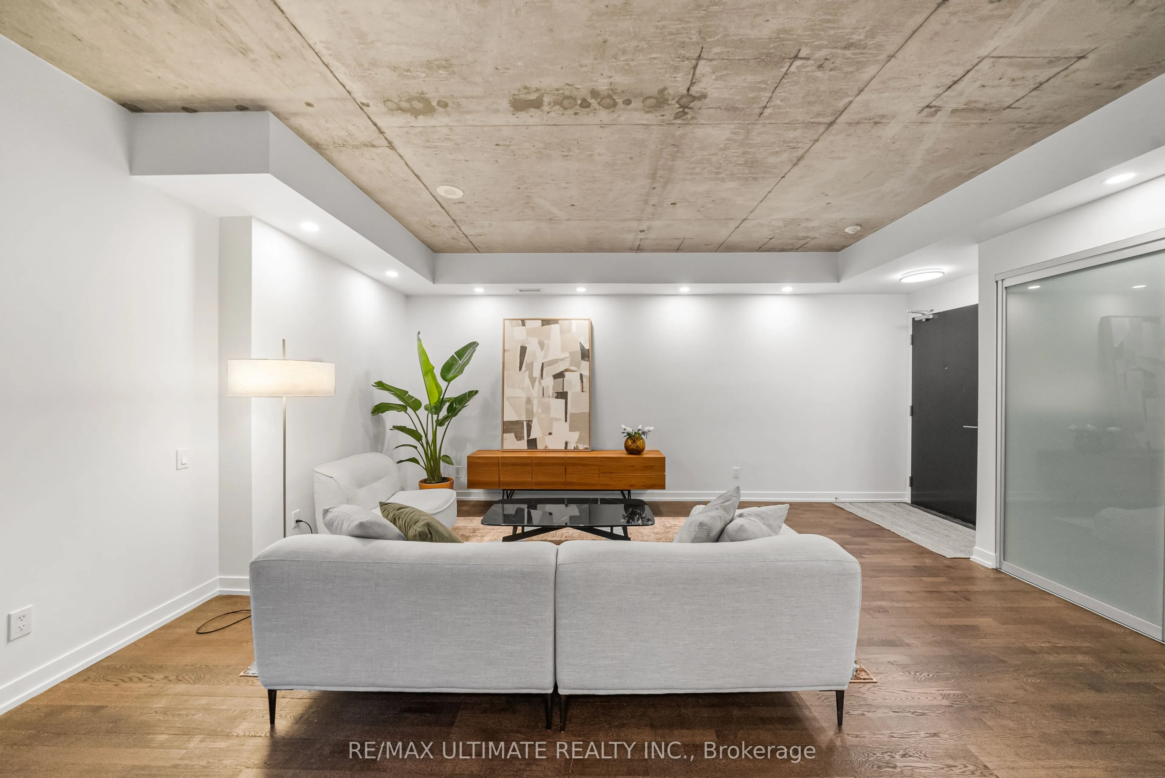 650 King Street W, #315