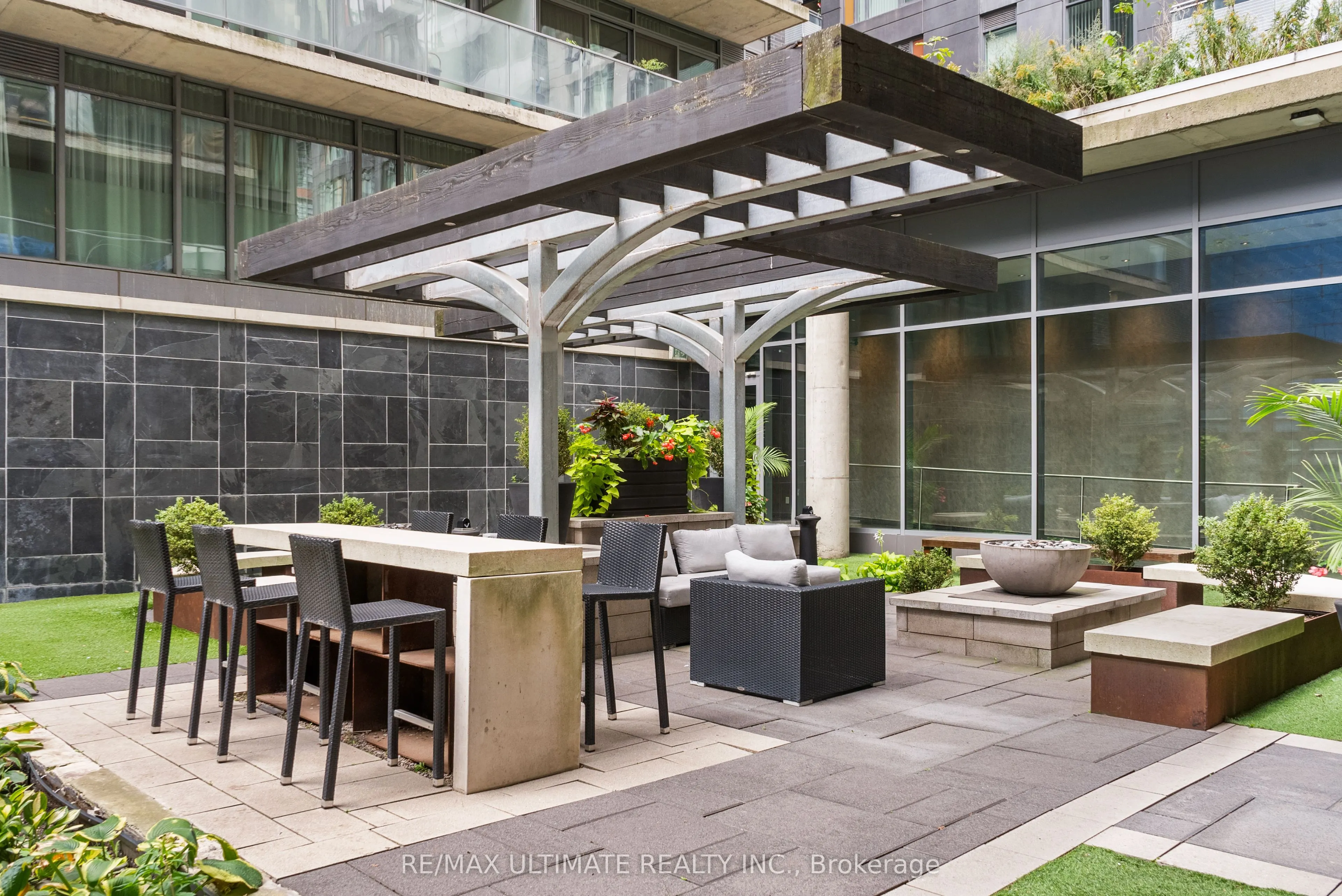 650 King Street W, #315