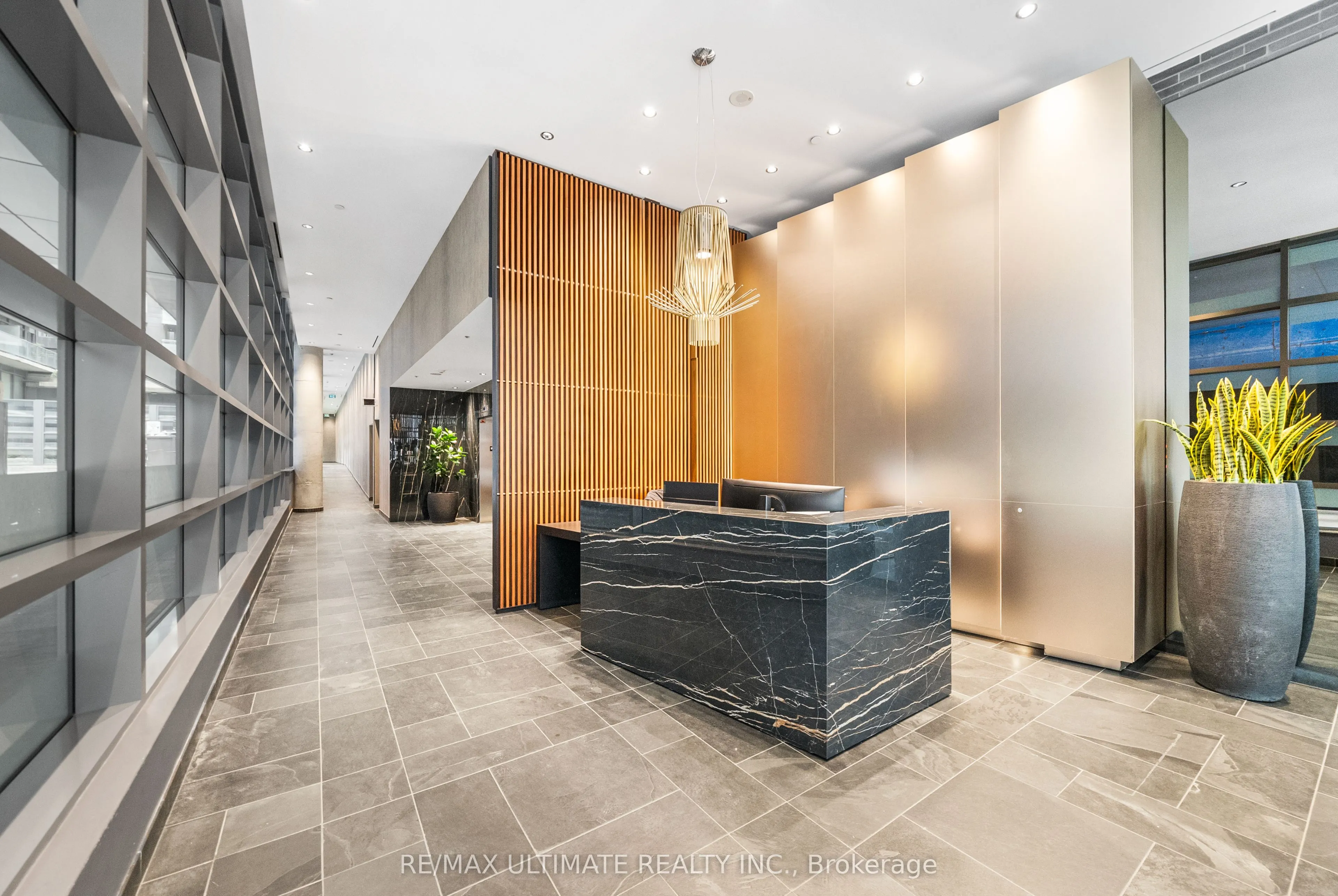 650 King Street W, #315