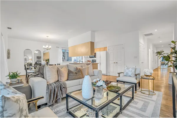 600 Eglinton Avenue E, #109