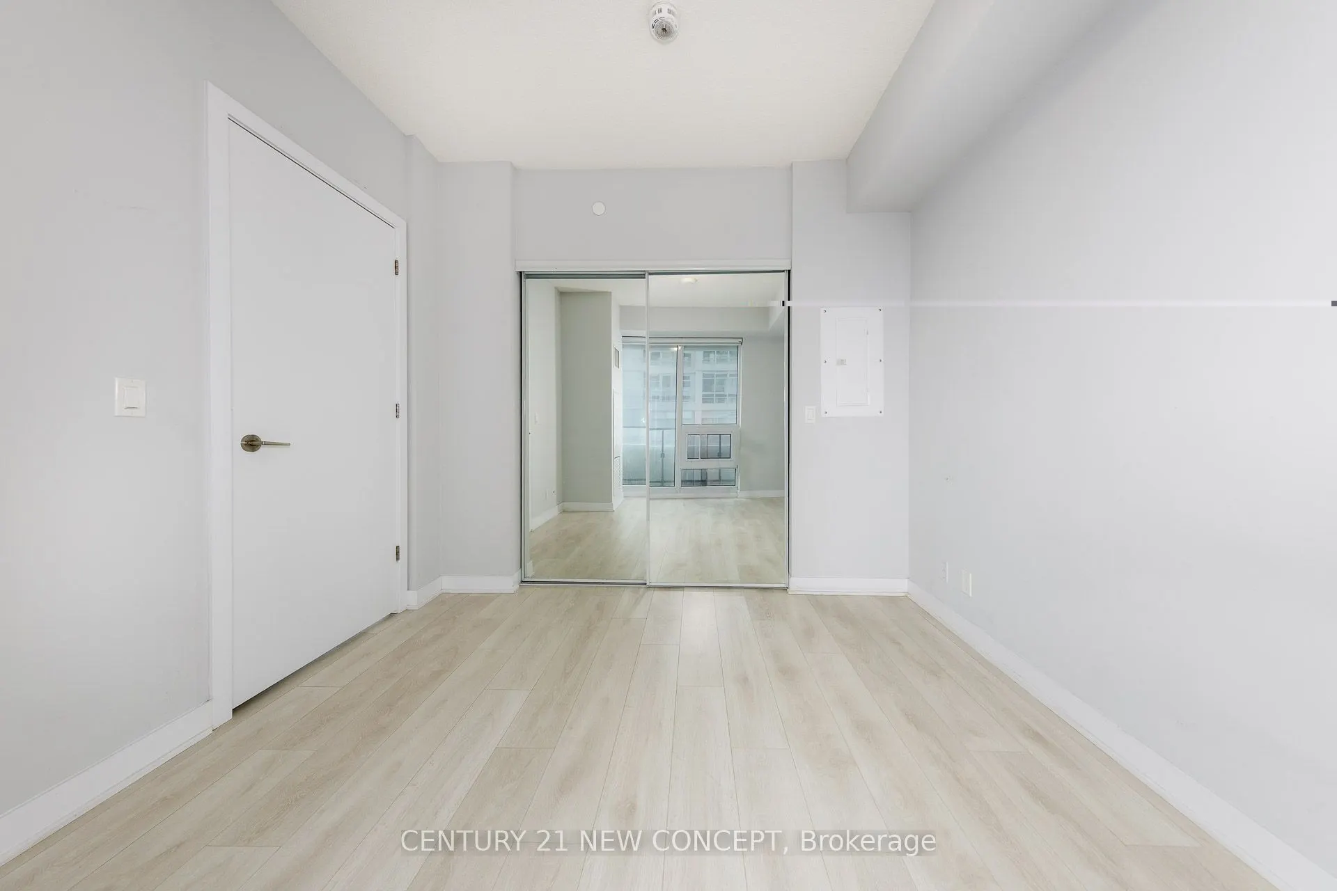 2221 Yonge Street, #3906