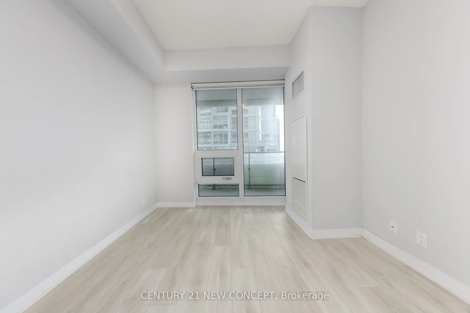 2221 Yonge Street, #3906