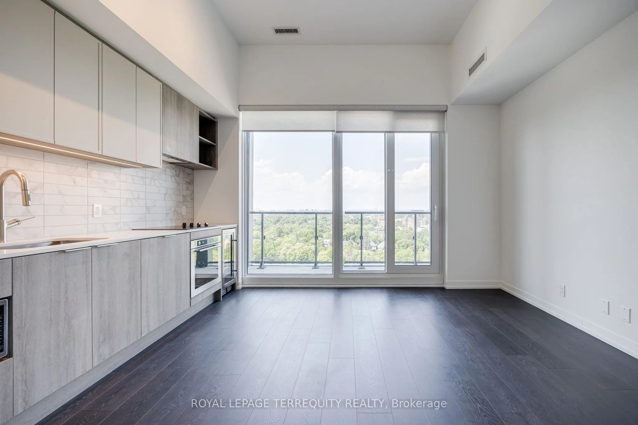 2020 Bathurst Street, #PH10