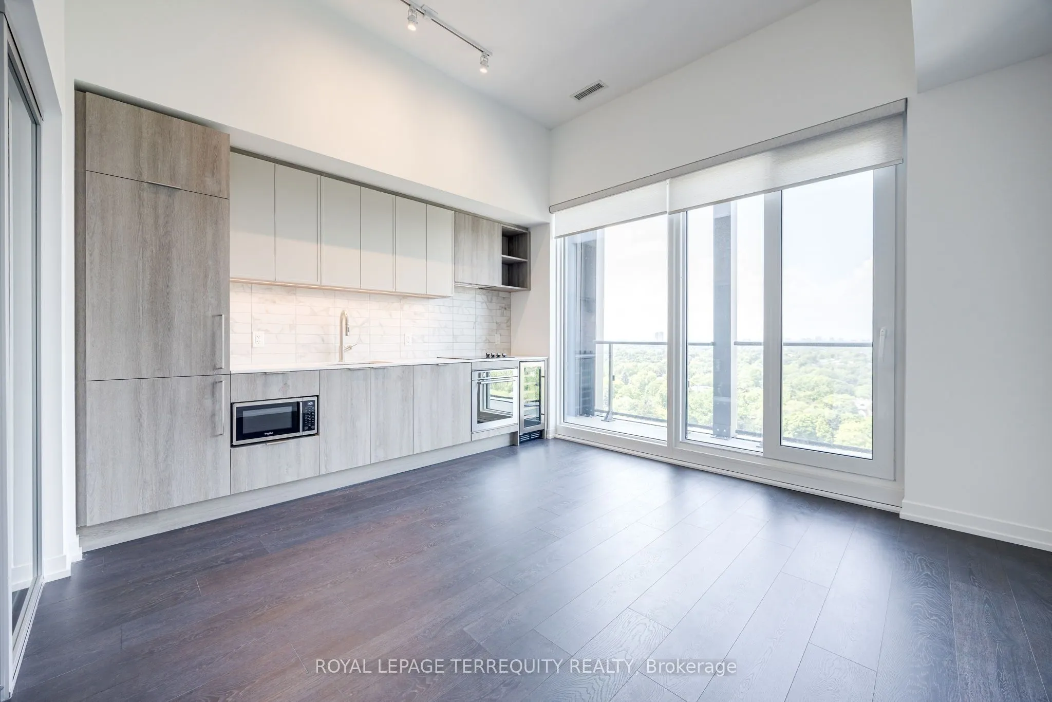 2020 Bathurst Street, #PH10