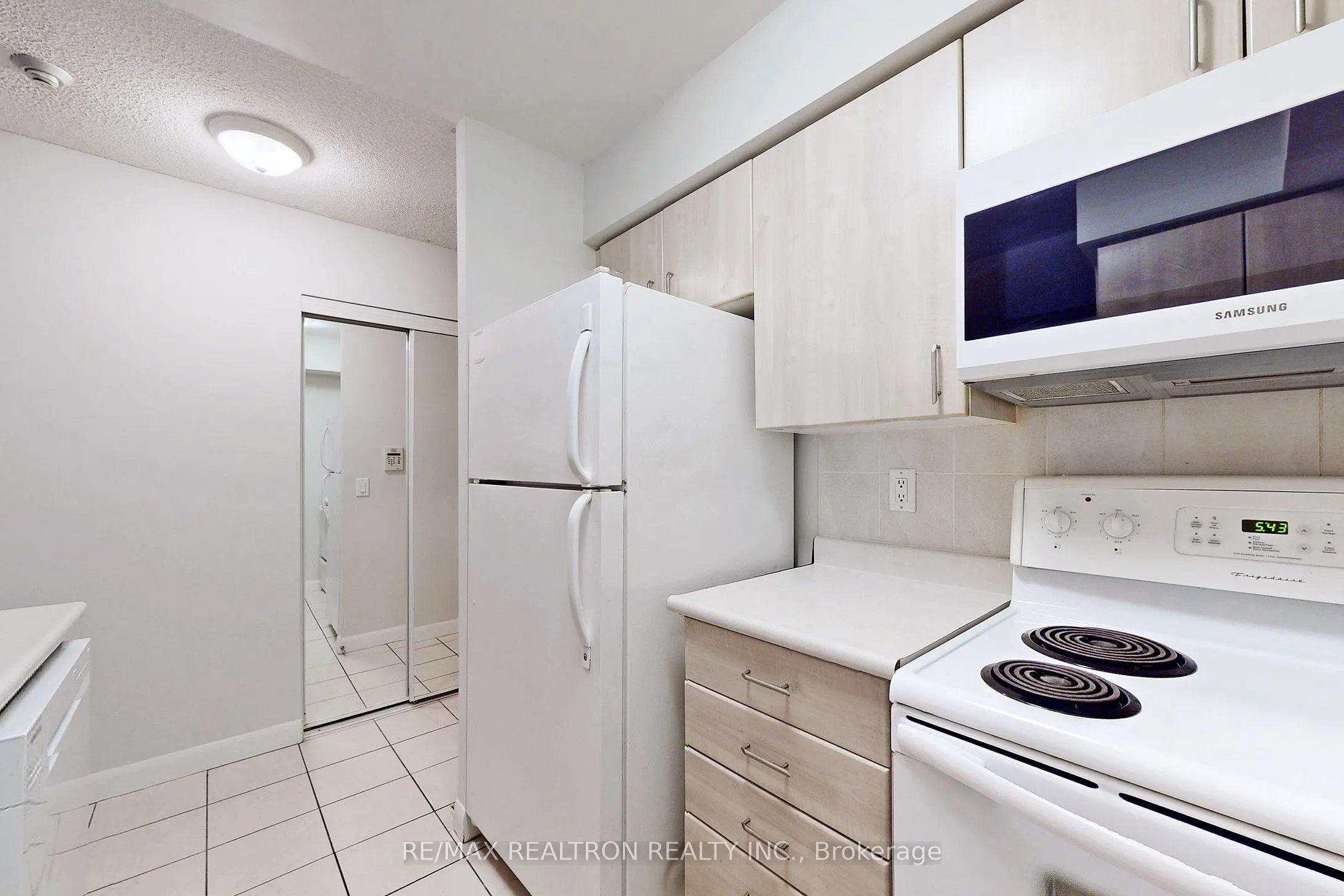 4978 Yonge Street, #2711
