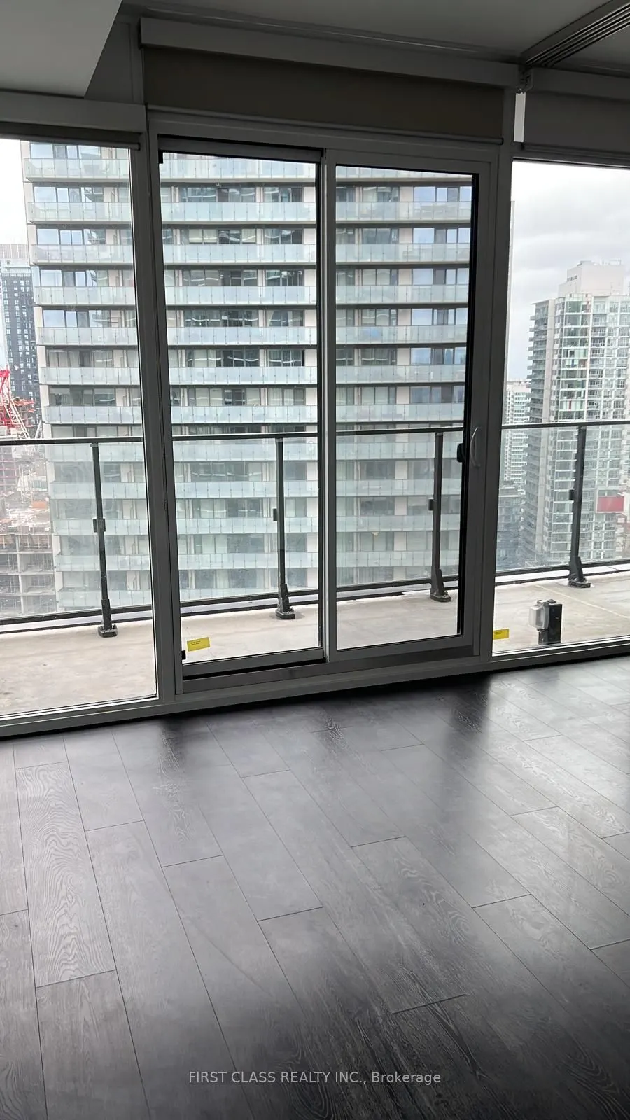 125 Peter Street, #2713