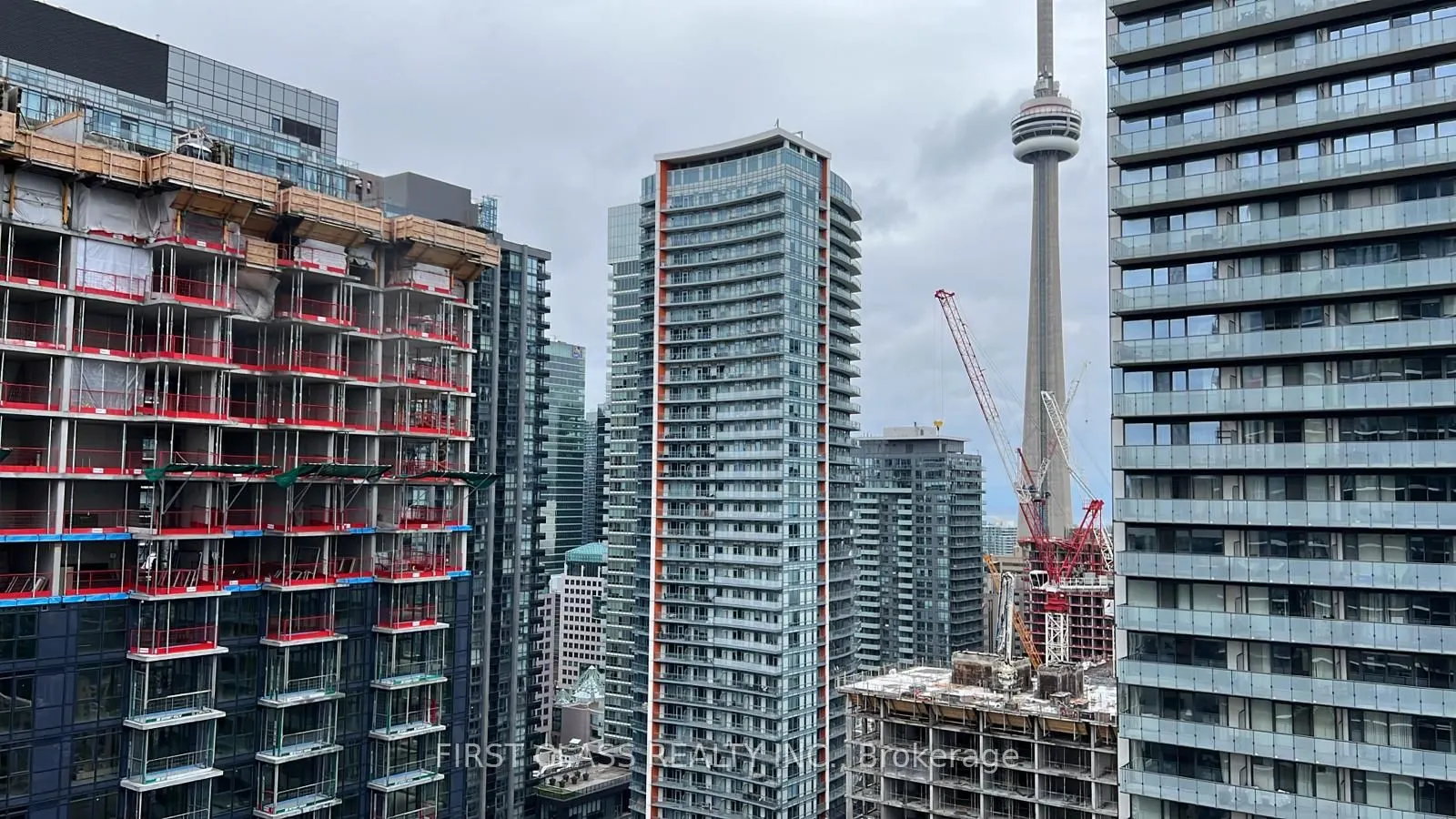 125 Peter Street, #2713