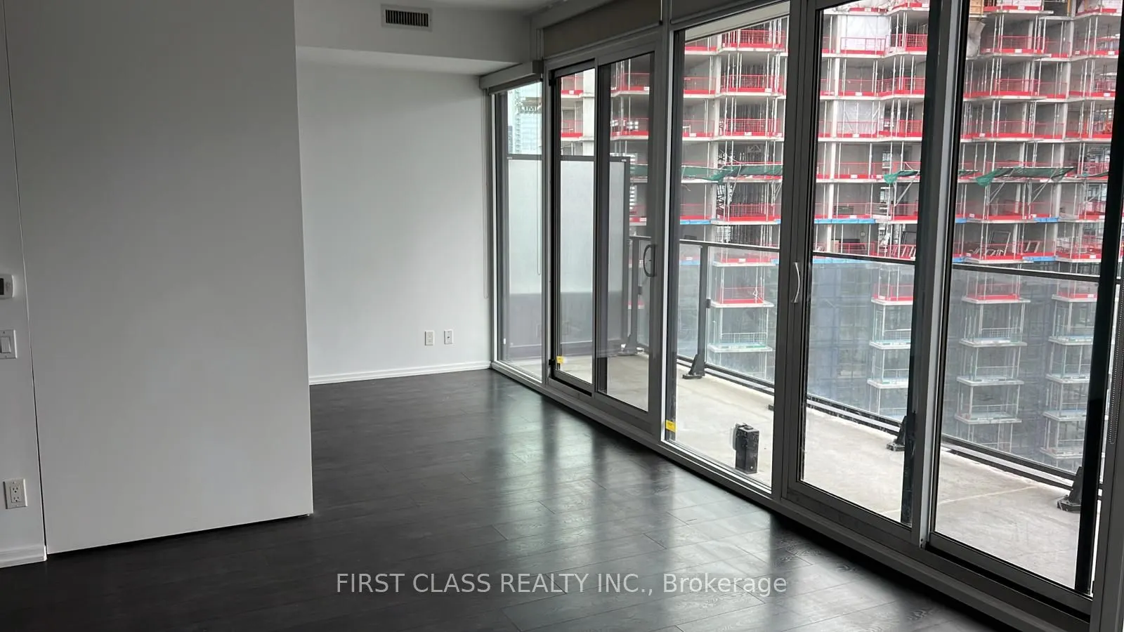 125 Peter Street, #2713