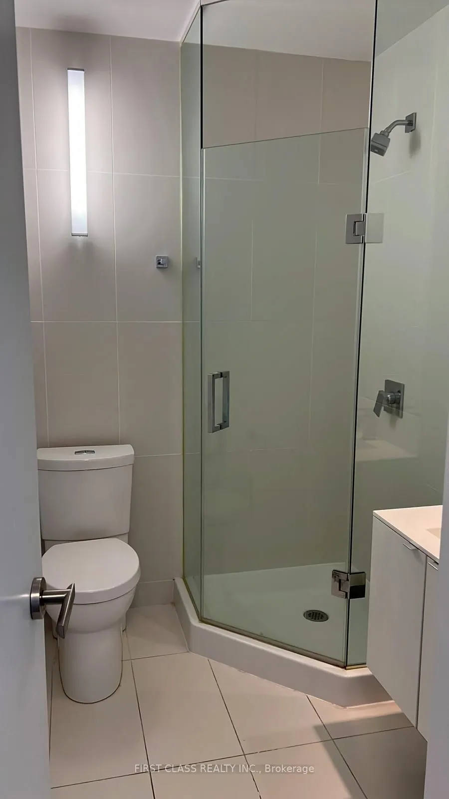 125 Peter Street, #2713