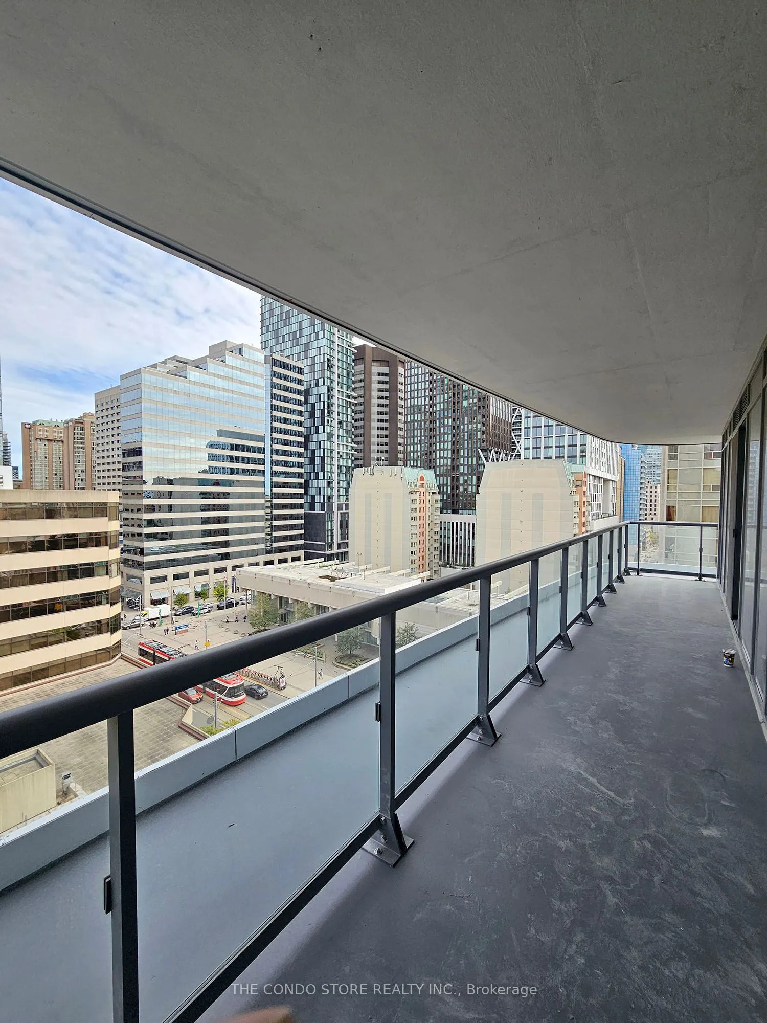 280 Dundas Street W, #804