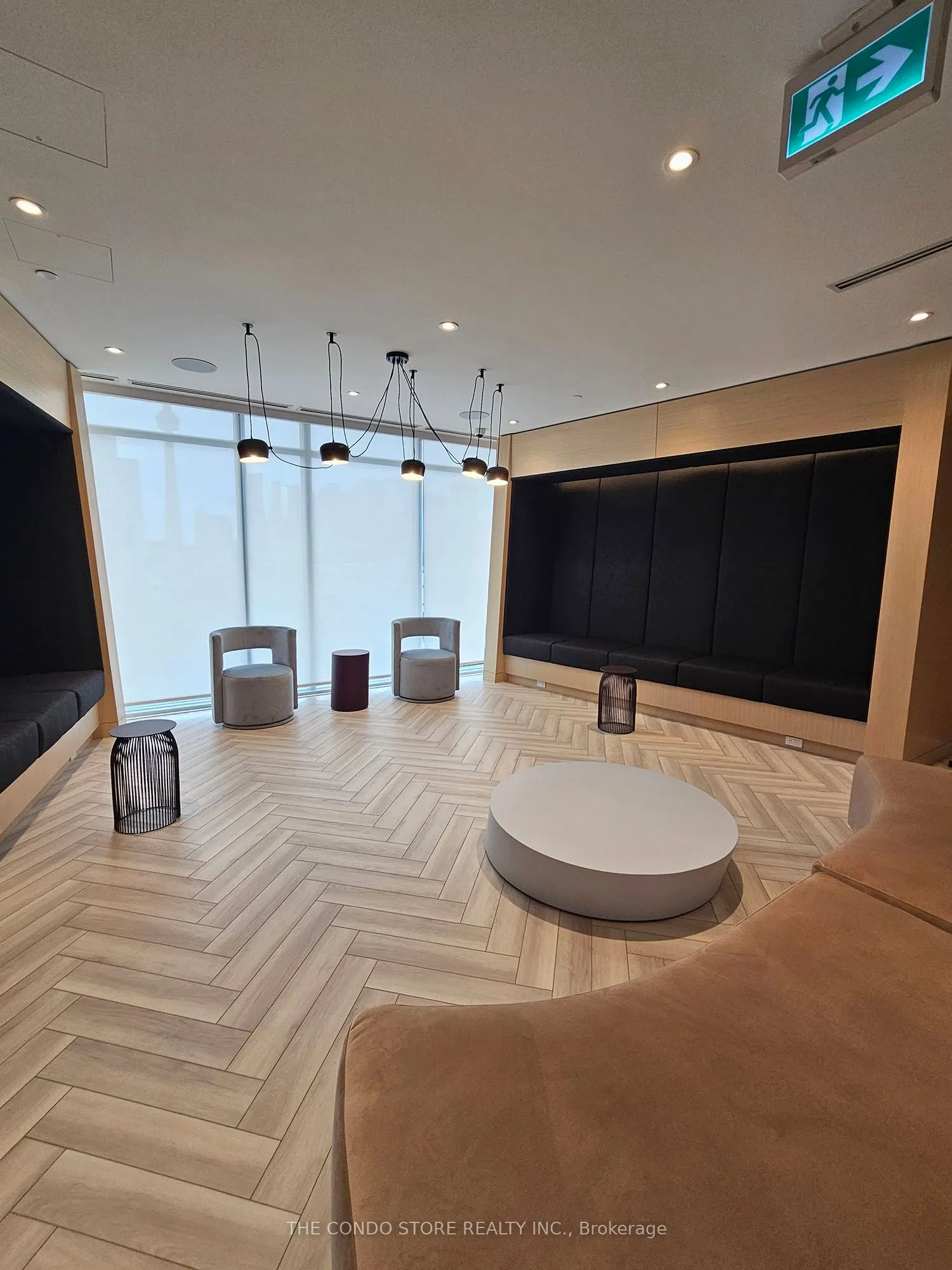 280 Dundas Street W, #804
