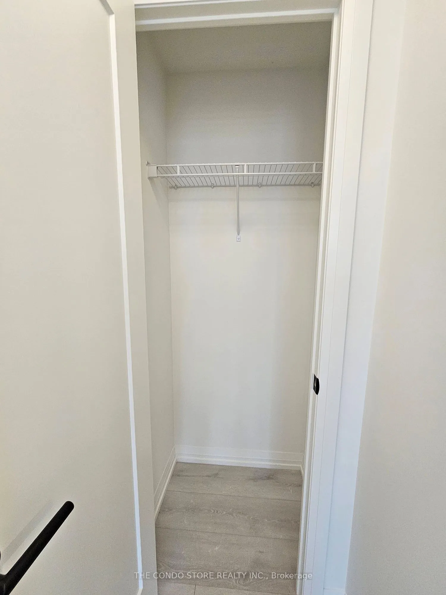 280 Dundas Street W, #804