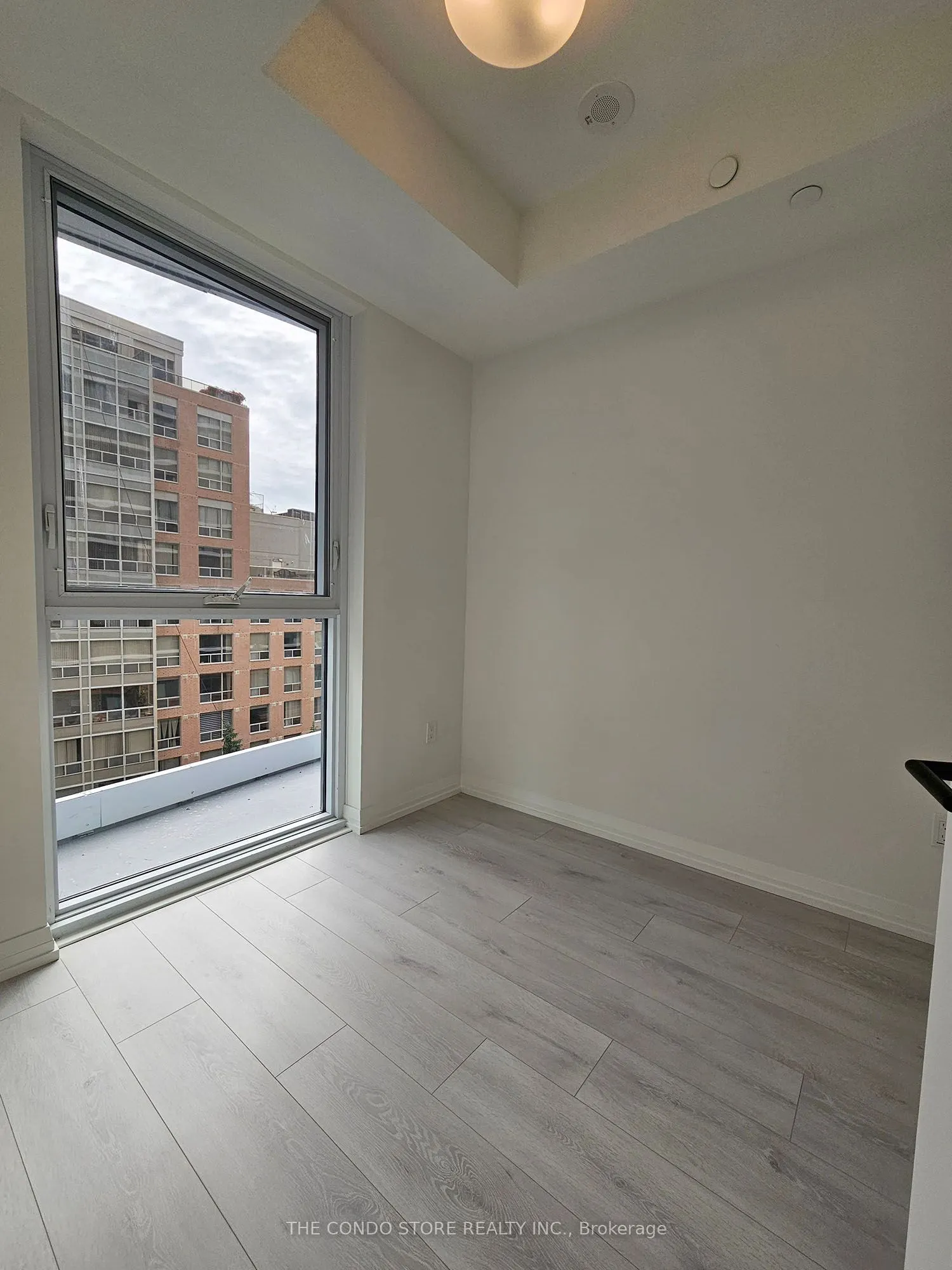 280 Dundas Street W, #804