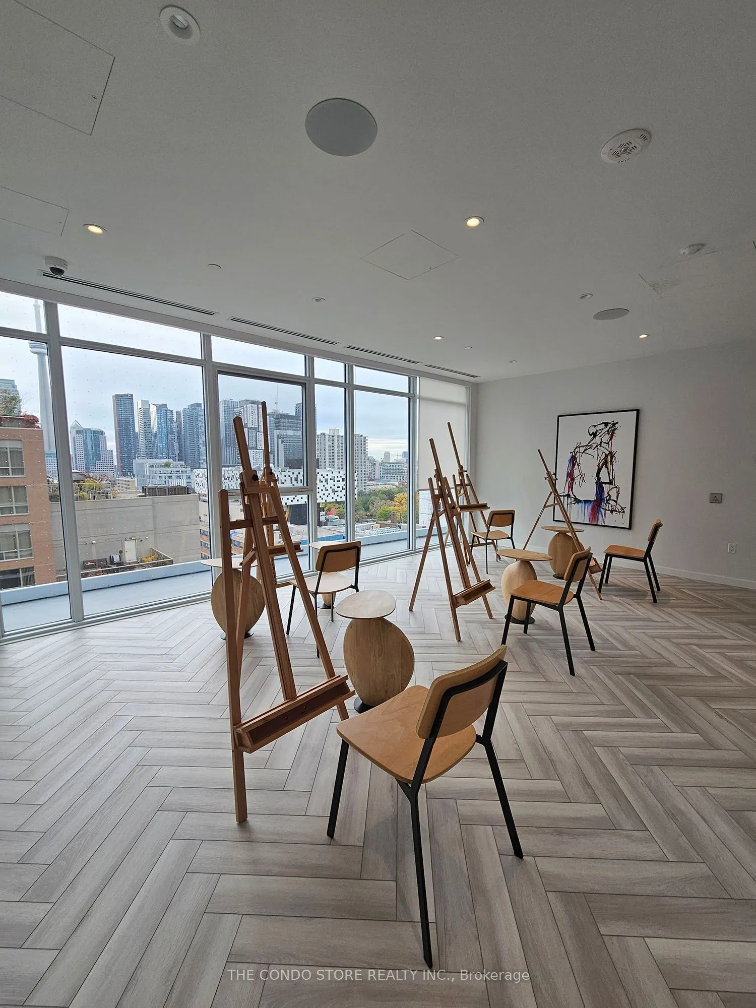 280 Dundas Street W, #804