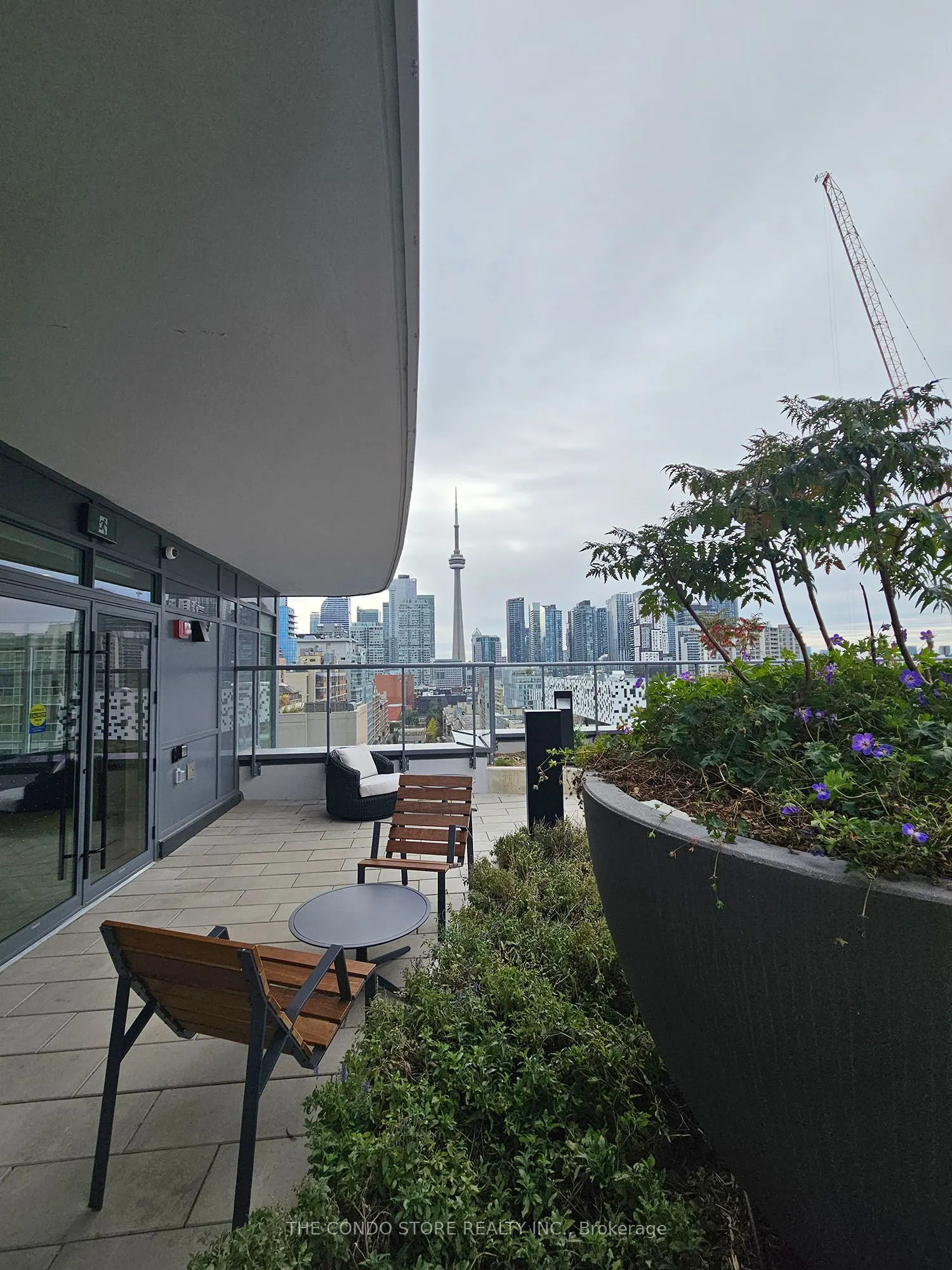 280 Dundas Street W, #804