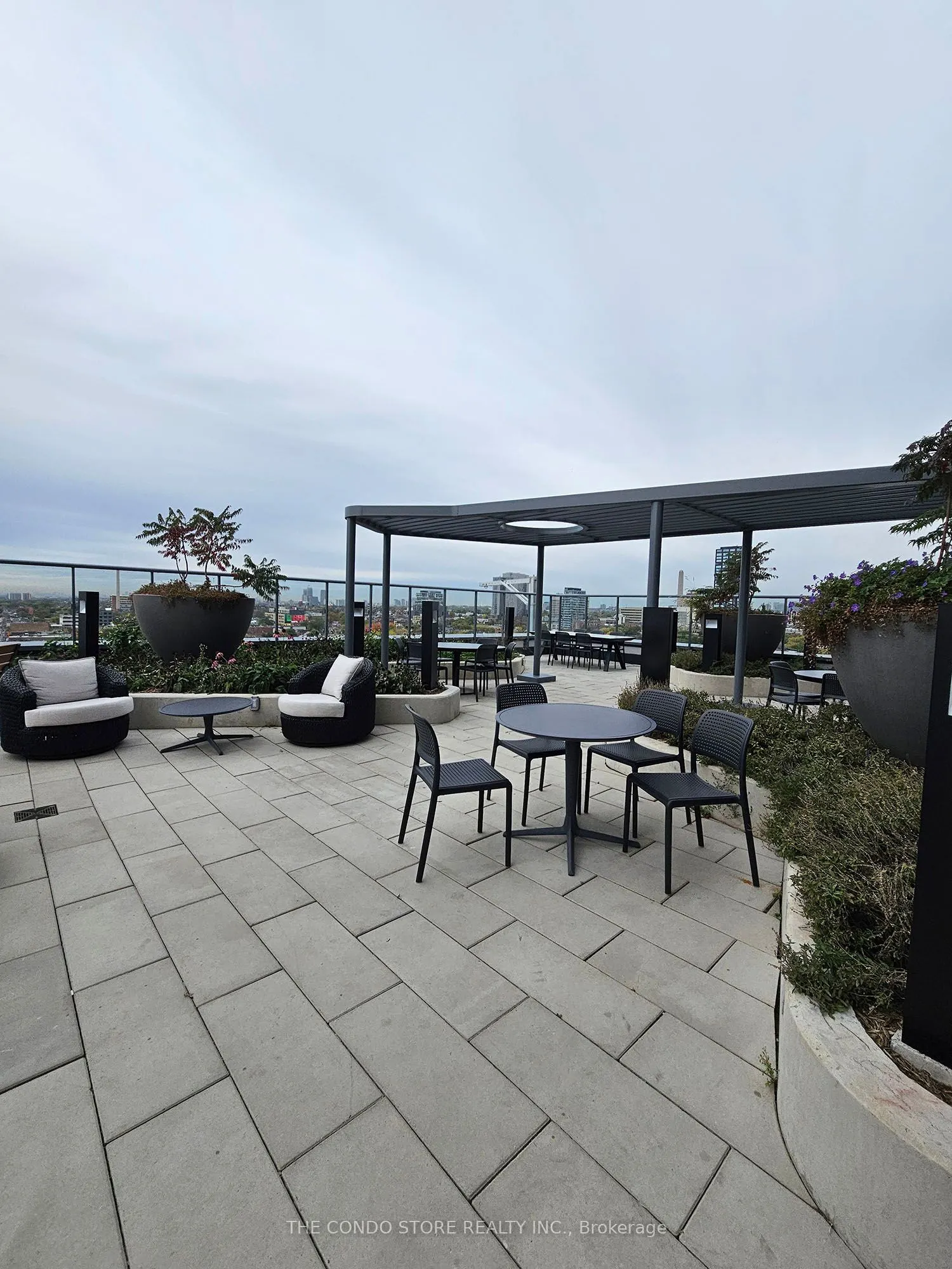 280 Dundas Street W, #804