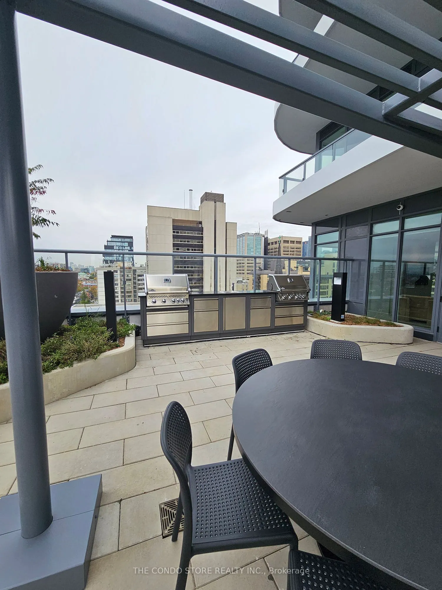 280 Dundas Street W, #804
