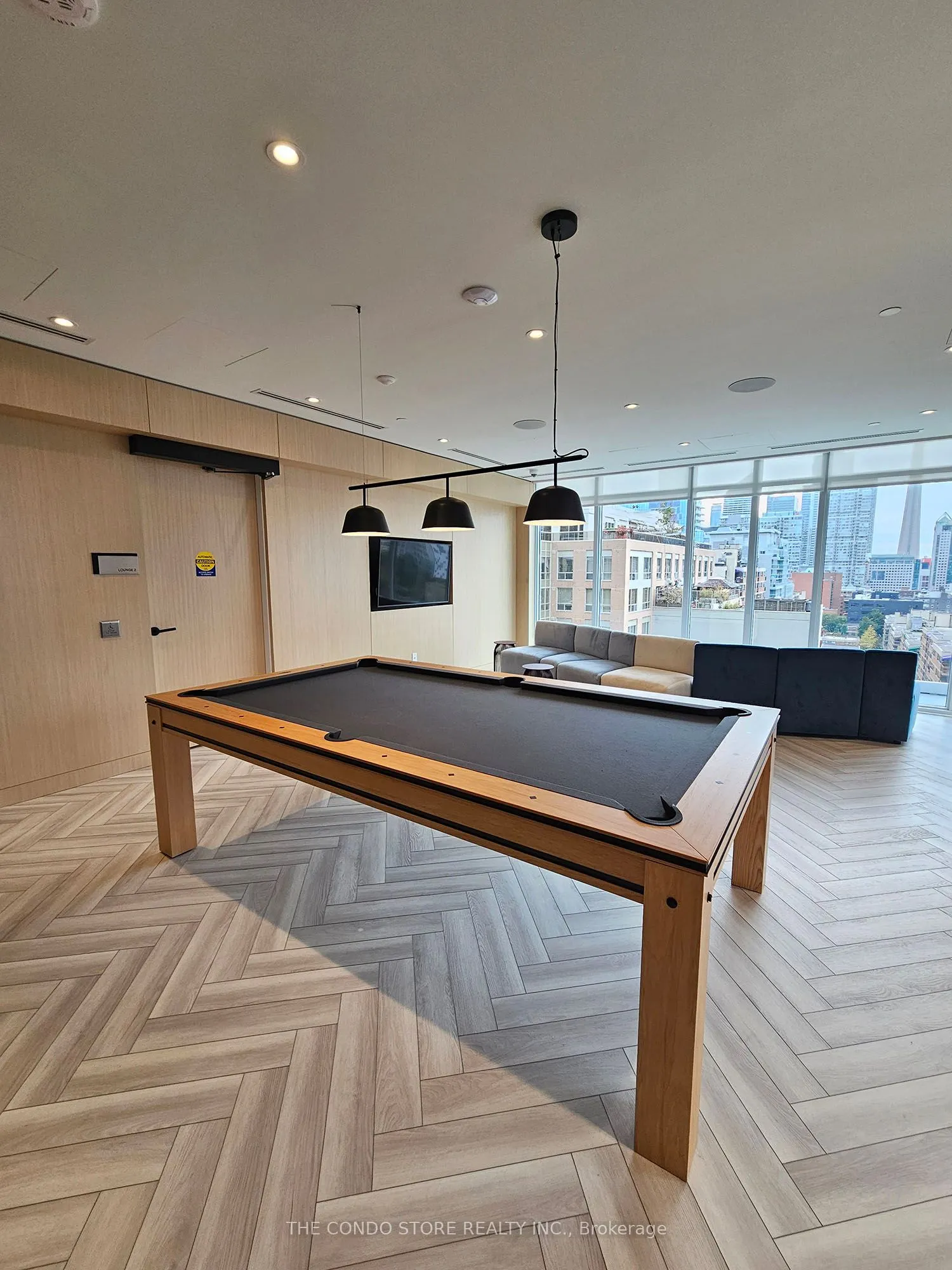280 Dundas Street W, #804