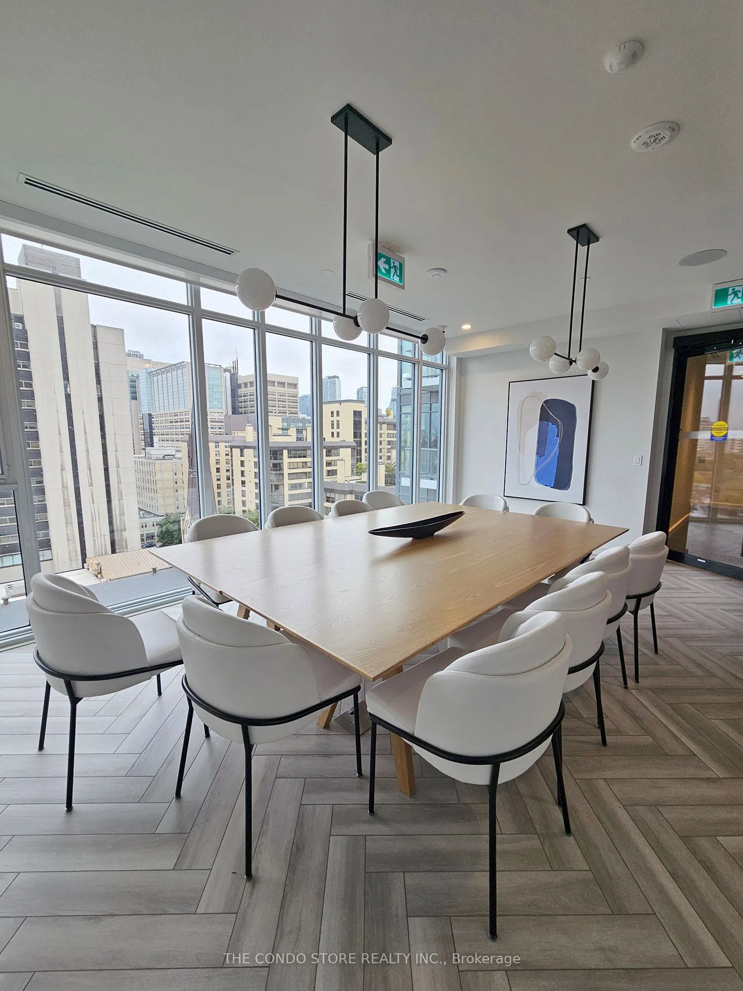 280 Dundas Street W, #804