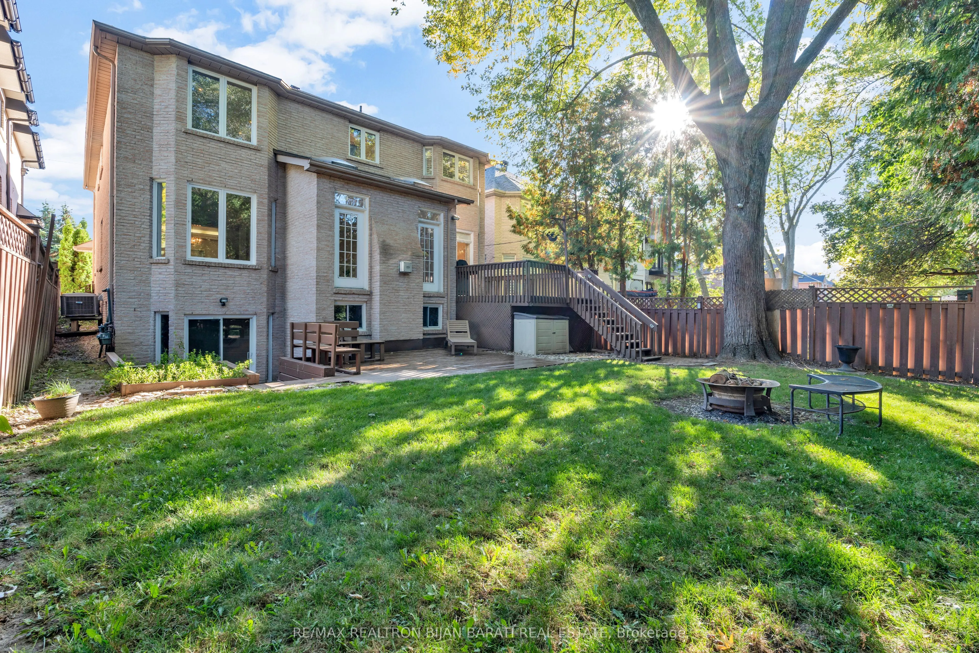 384 Hillcrest Avenue
