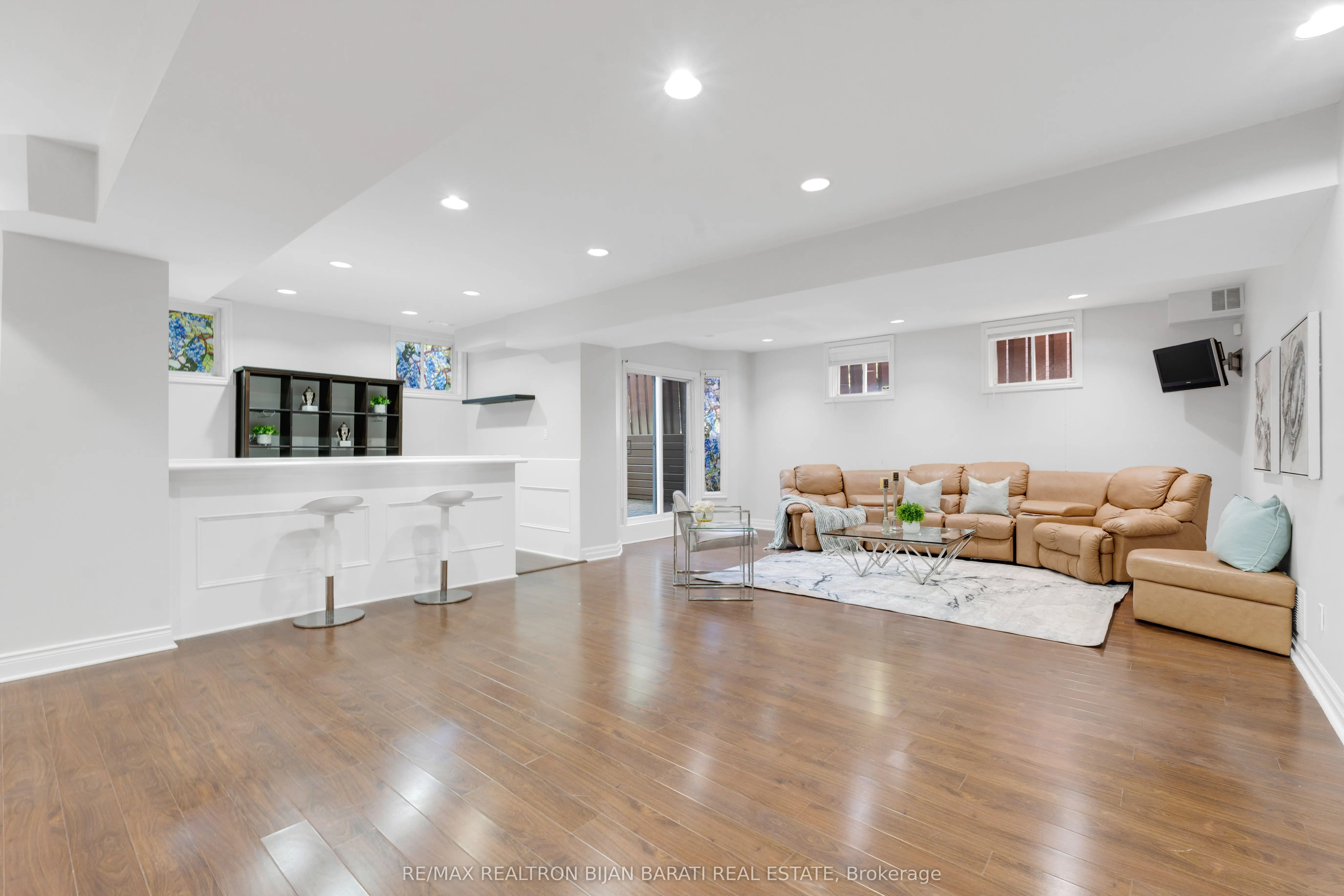 384 Hillcrest Avenue