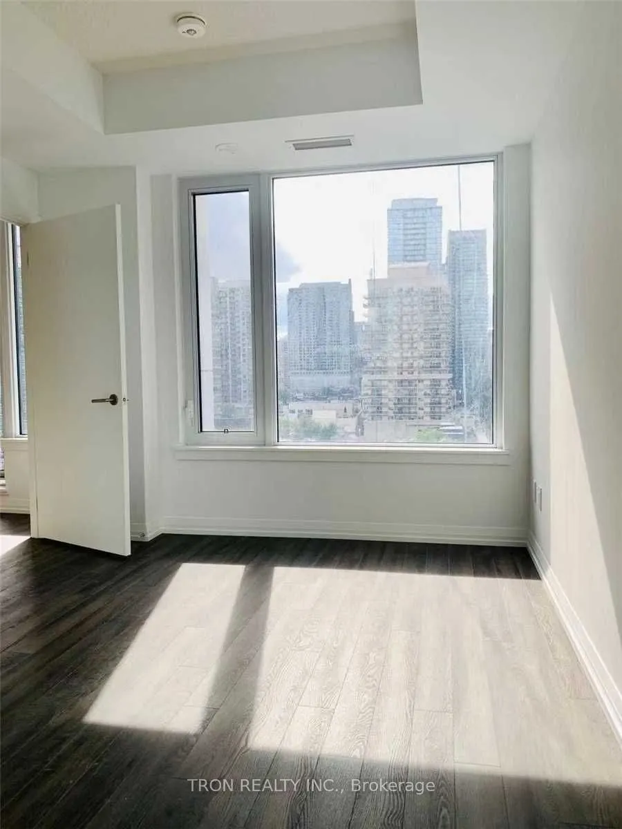 75 Canterbury Place, #806