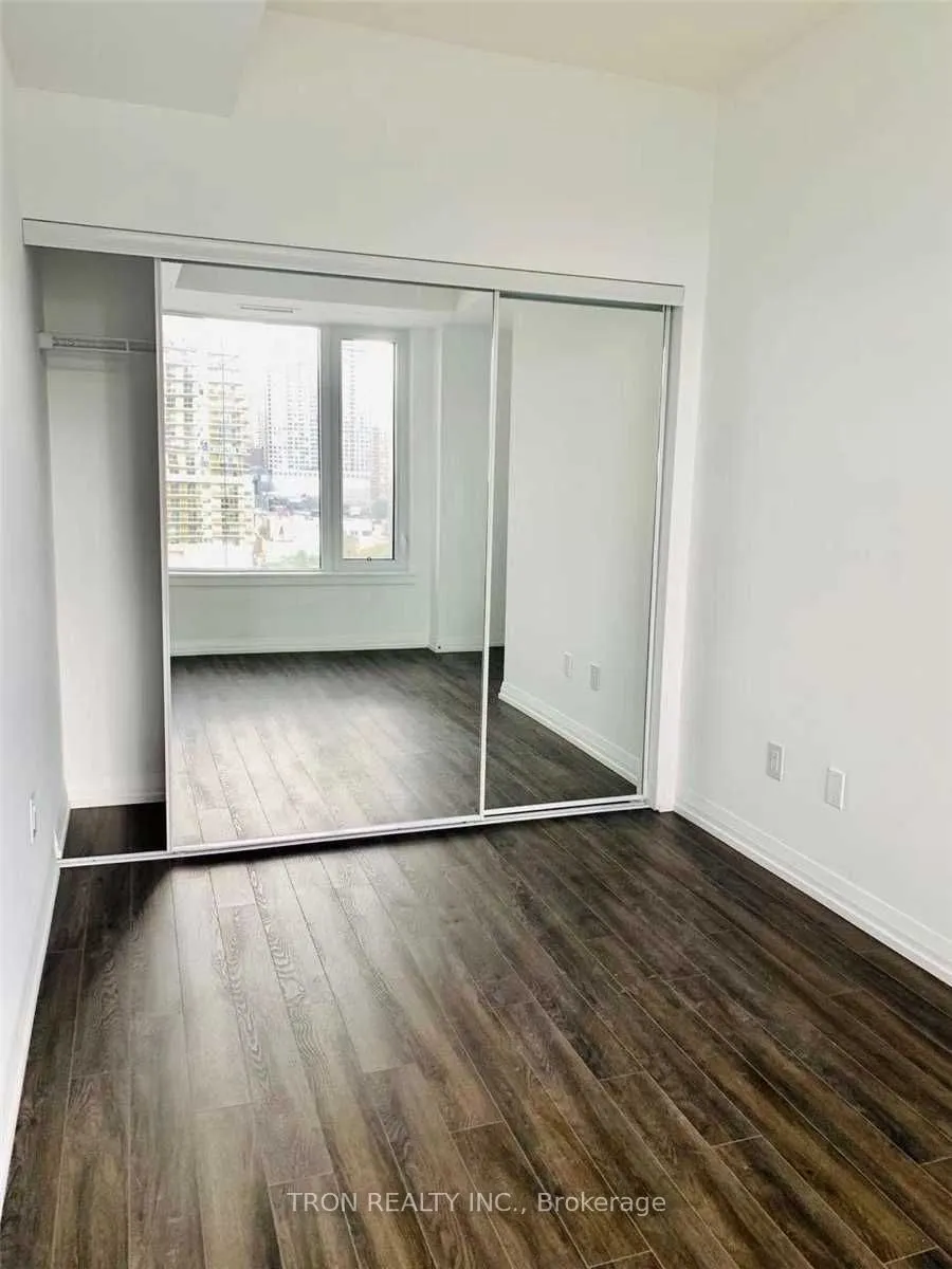 75 Canterbury Place, #806
