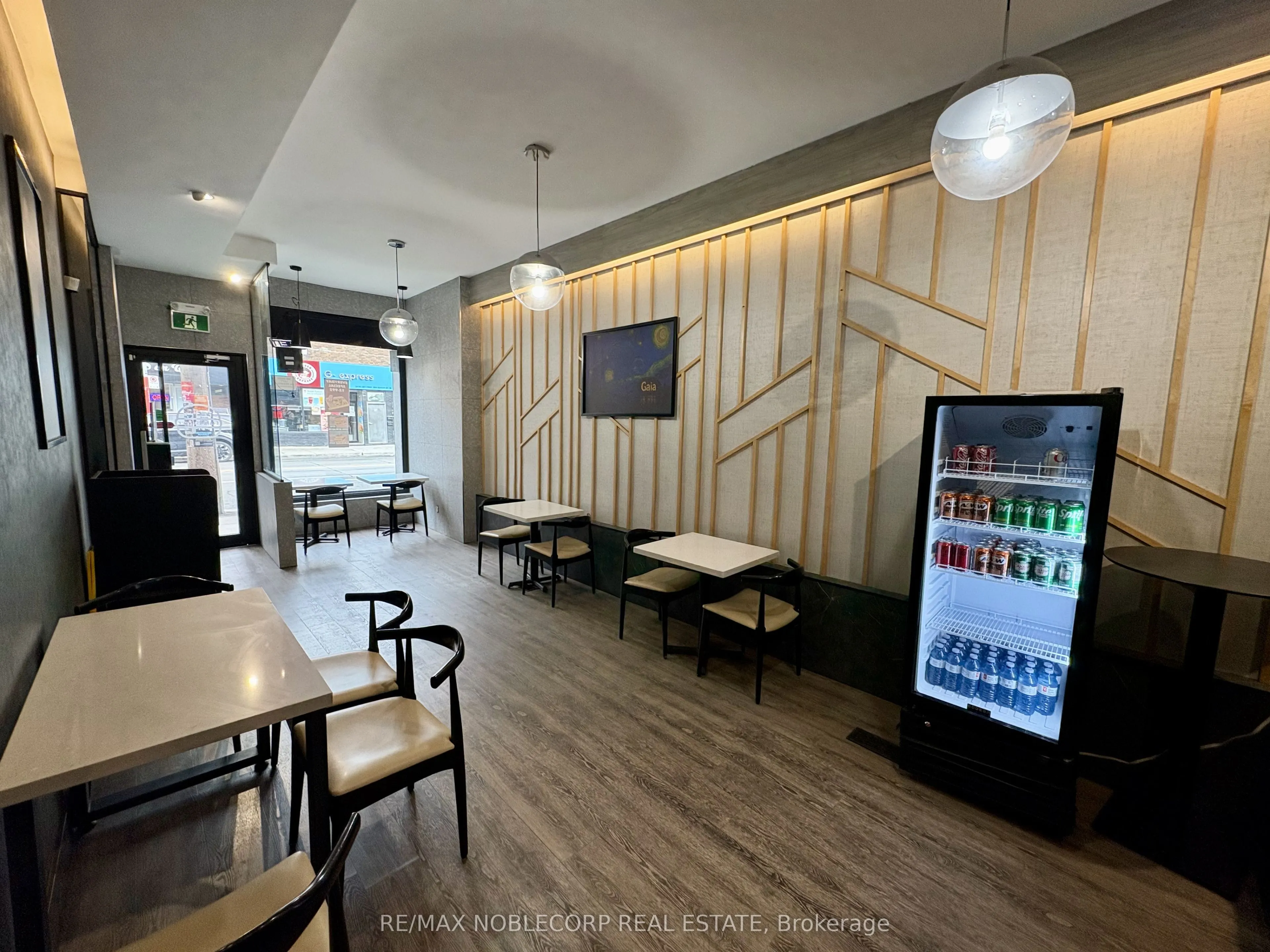 671 Queen Street W