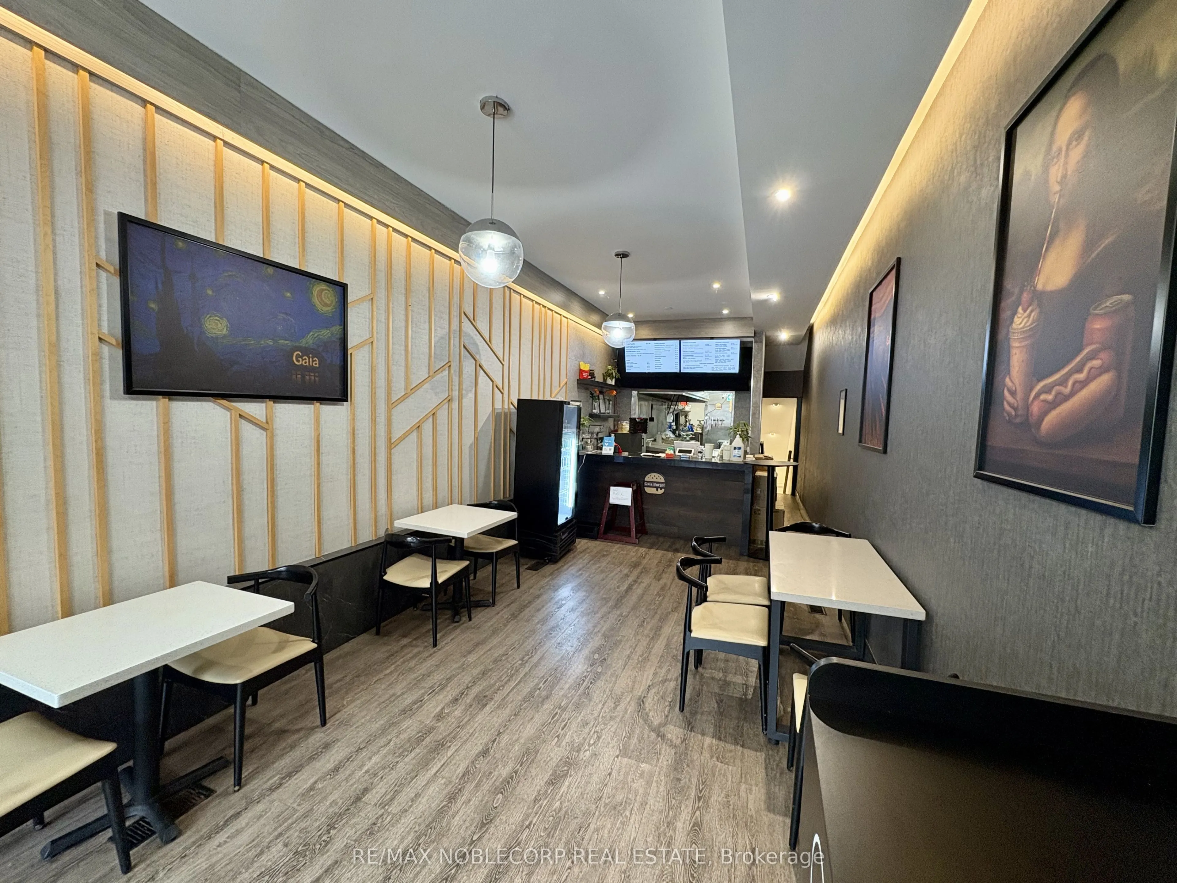 671 Queen Street W