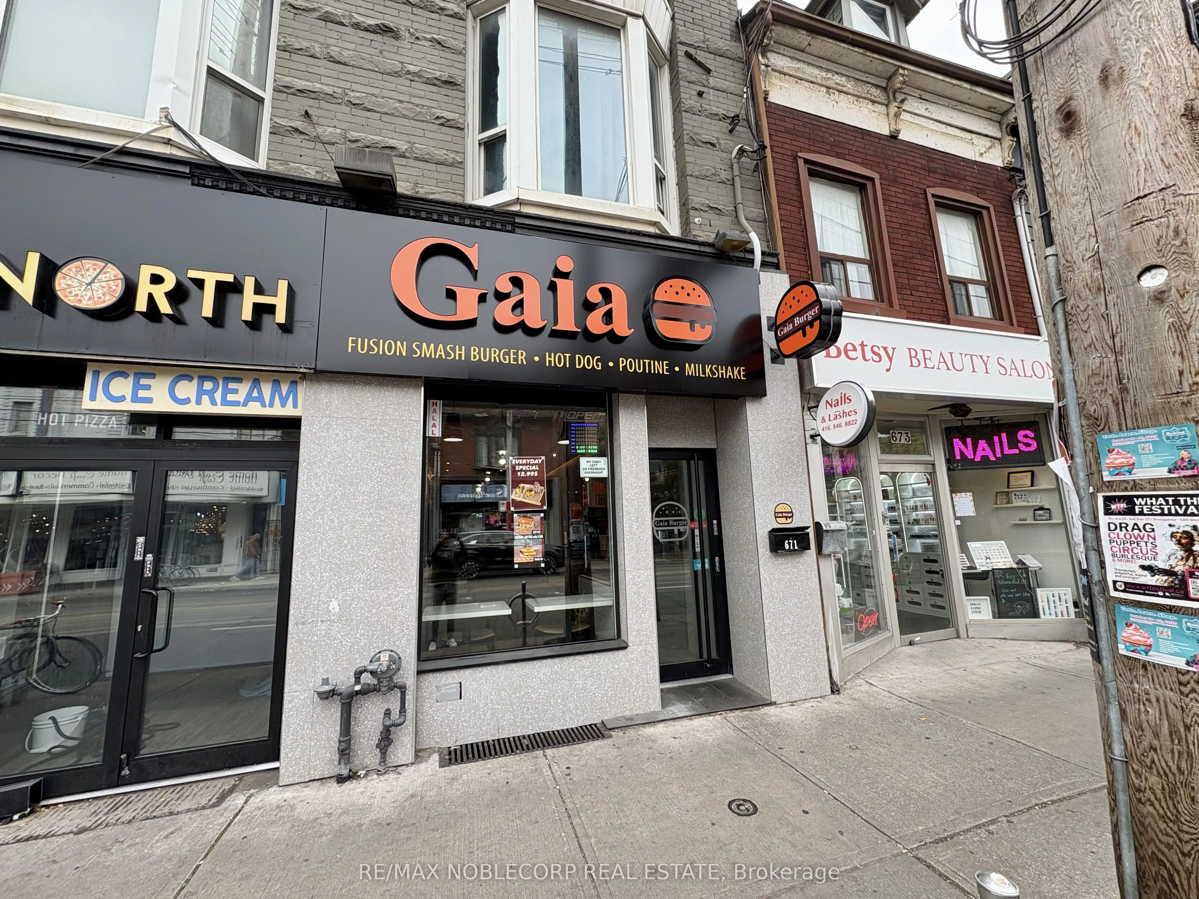 671 Queen Street W