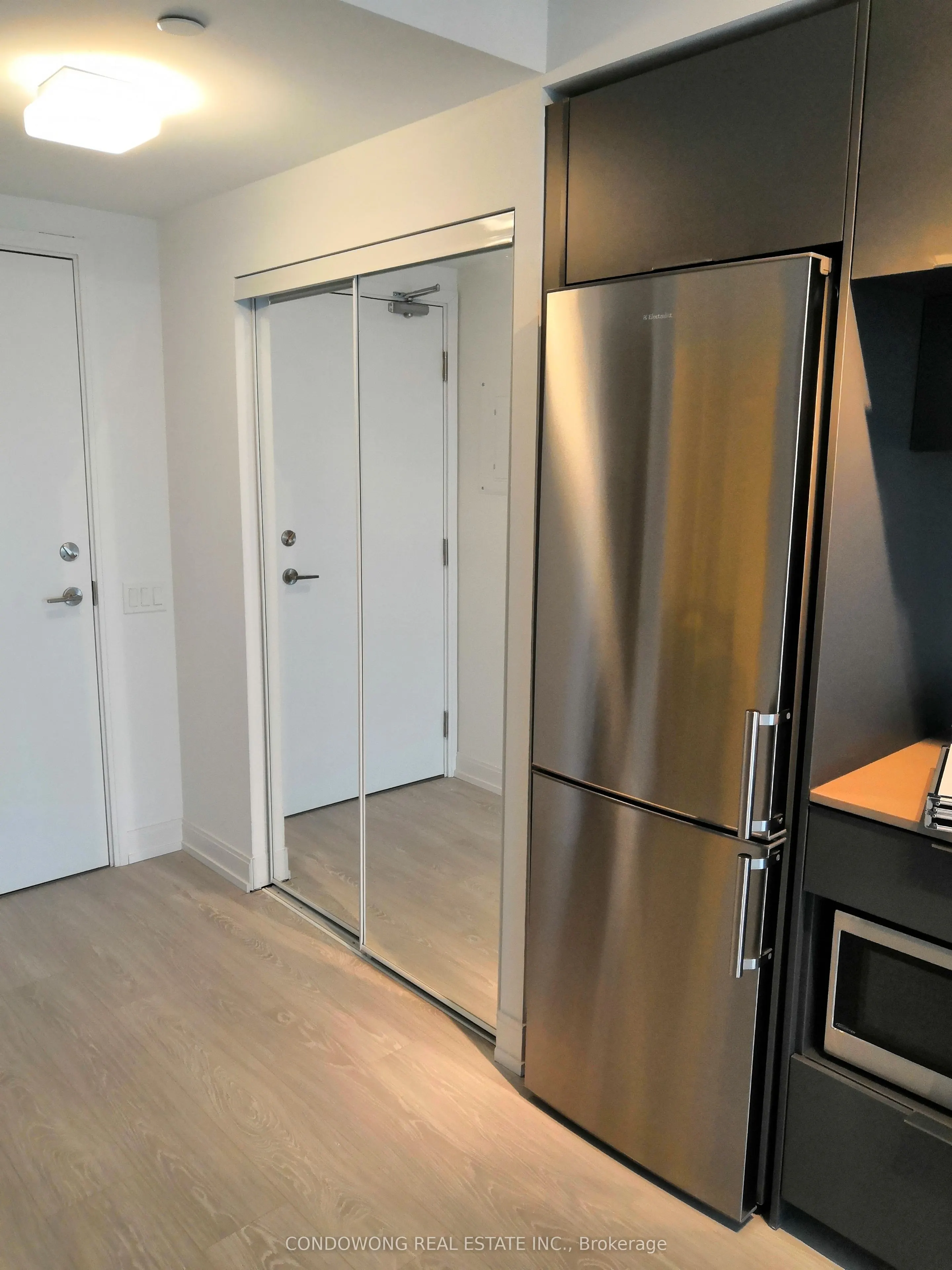 181 Dundas Street E, #2809