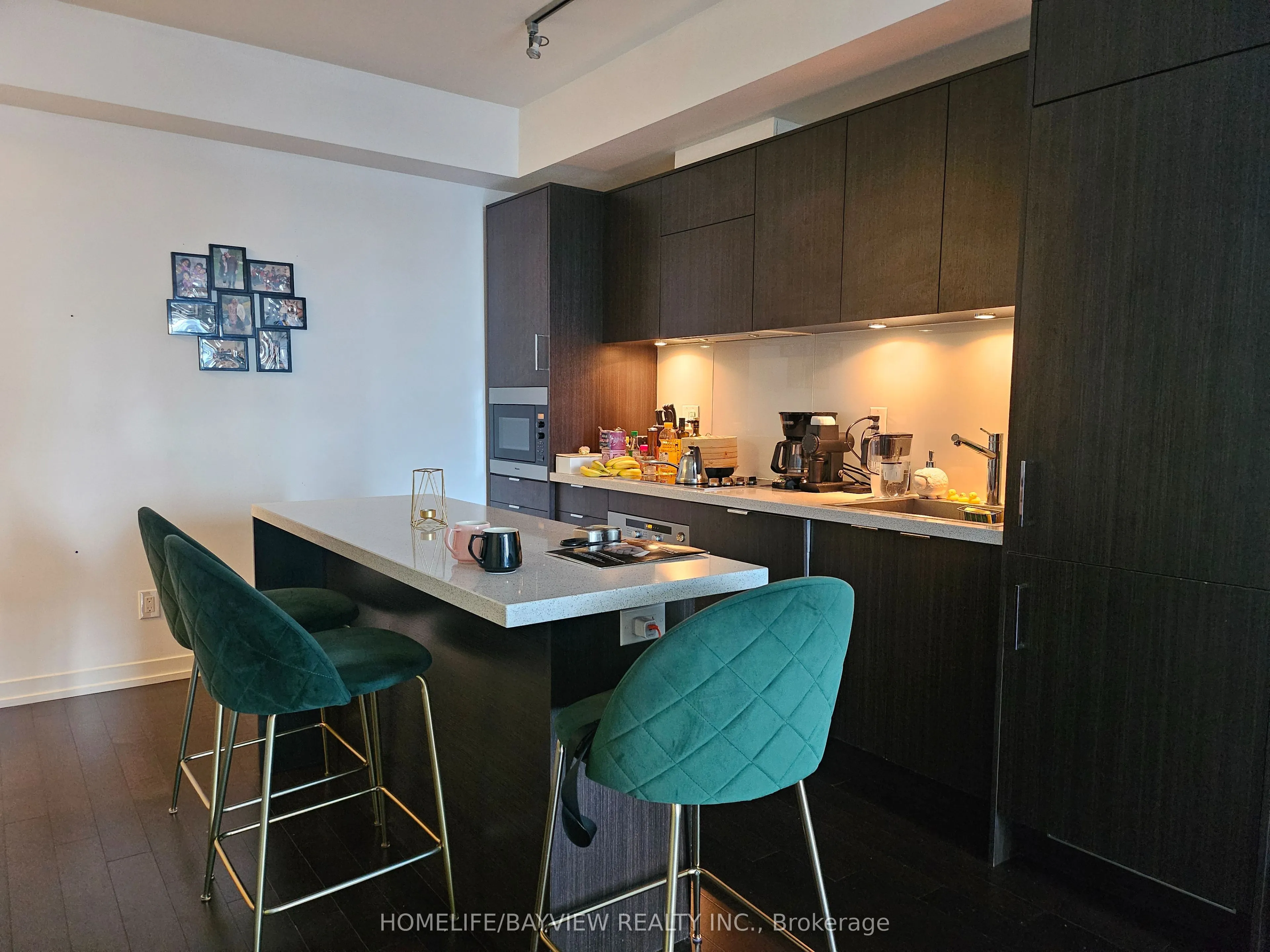 21 Widmer Street, #1810