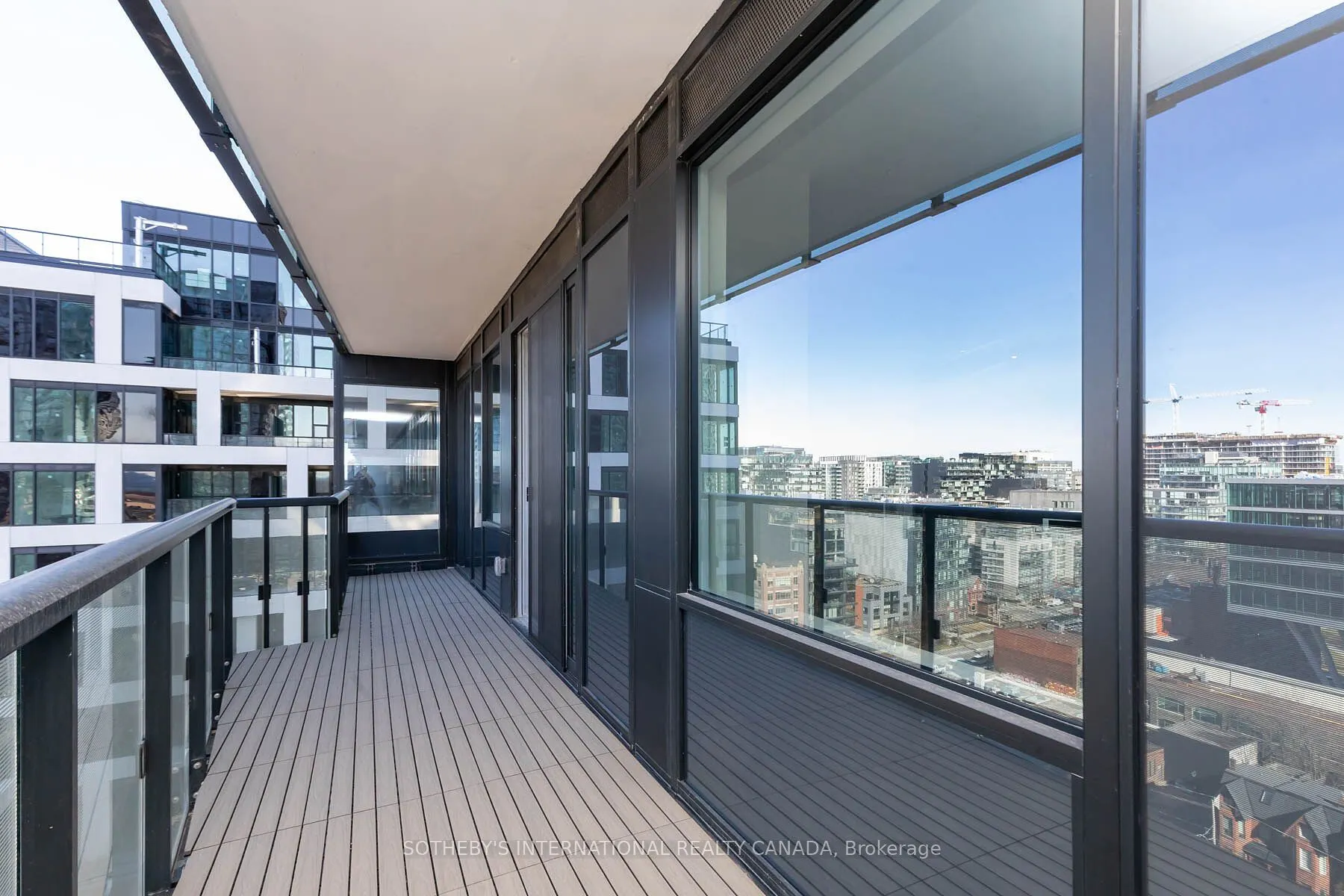 480 Front Street W, #1004