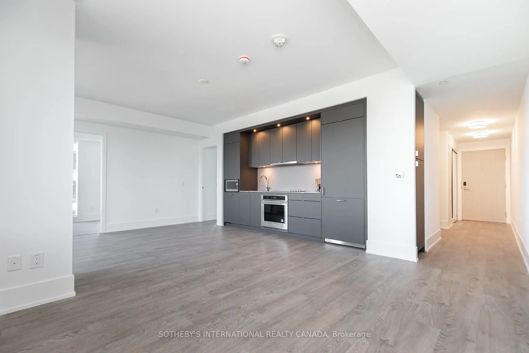 480 Front Street W, #1004