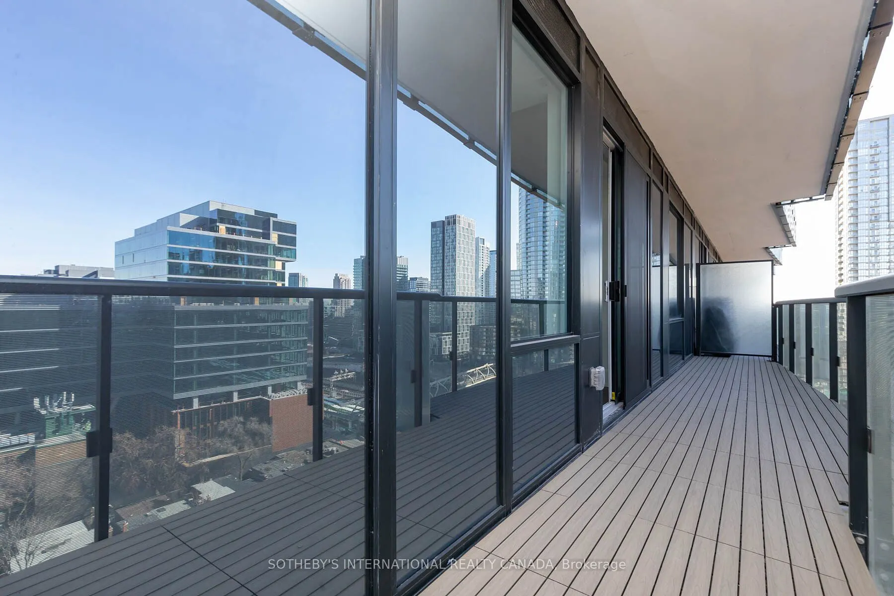 480 Front Street W, #1004