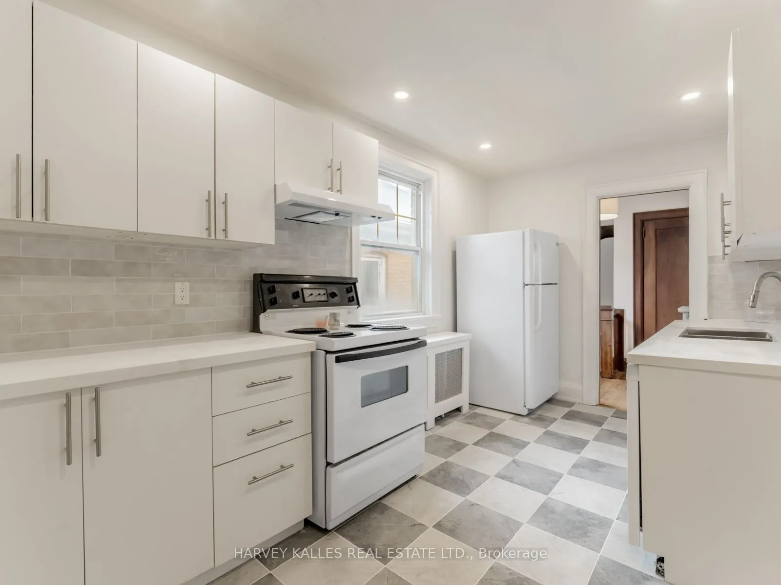 39 Standish Avenue