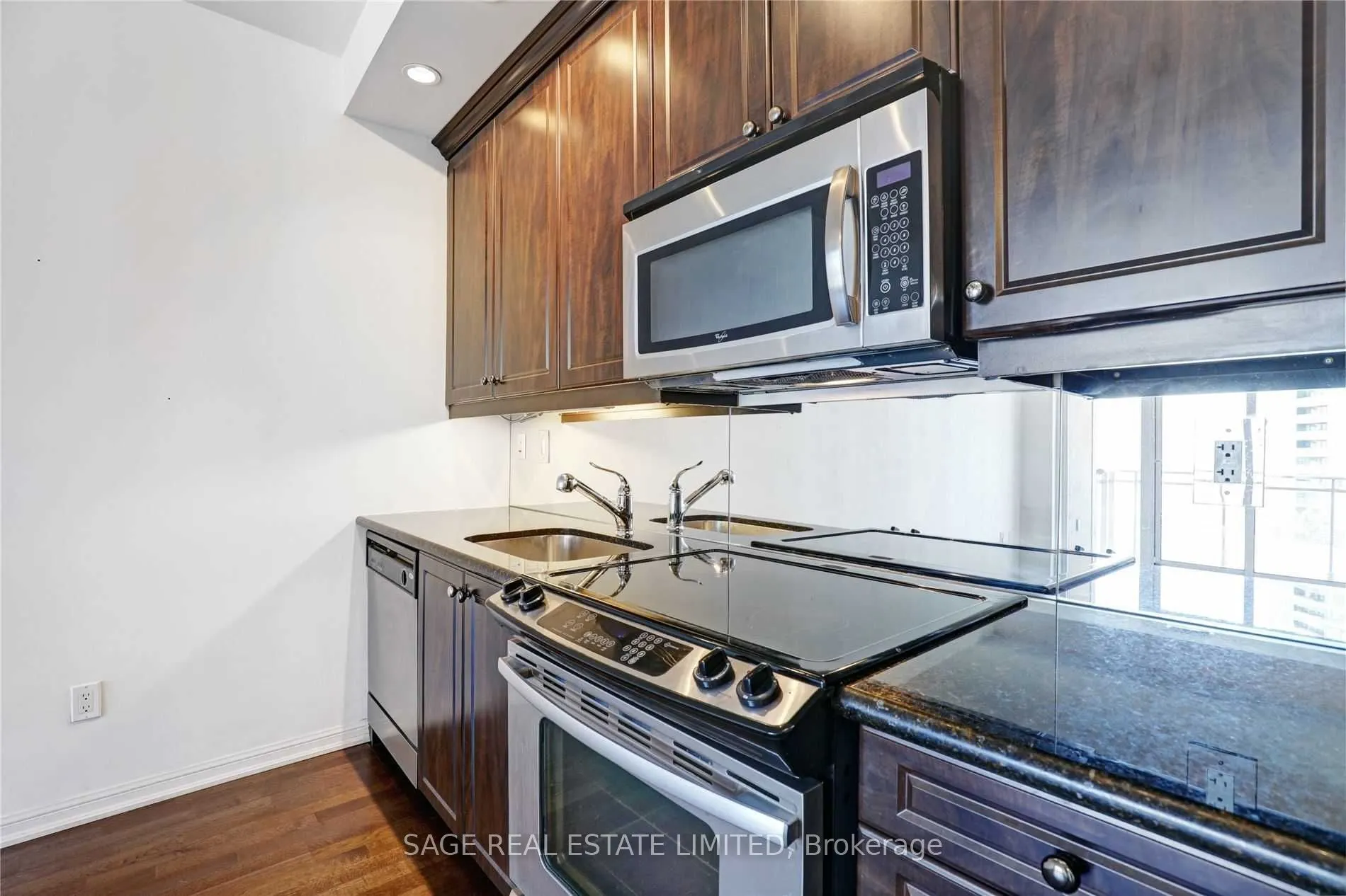 21 Grand Magazine Street, #1609