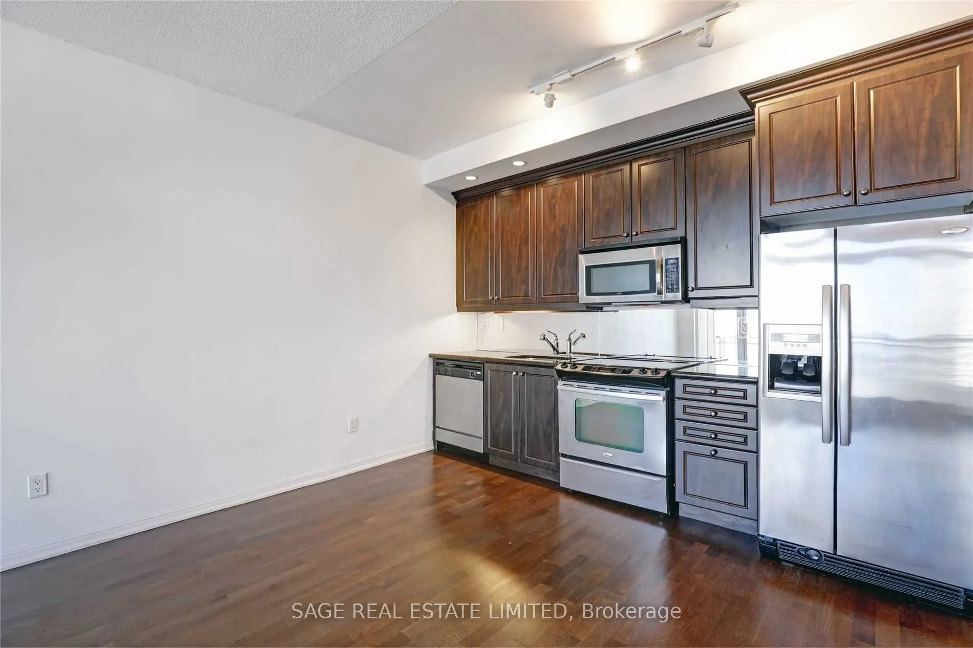 21 Grand Magazine Street, #1609
