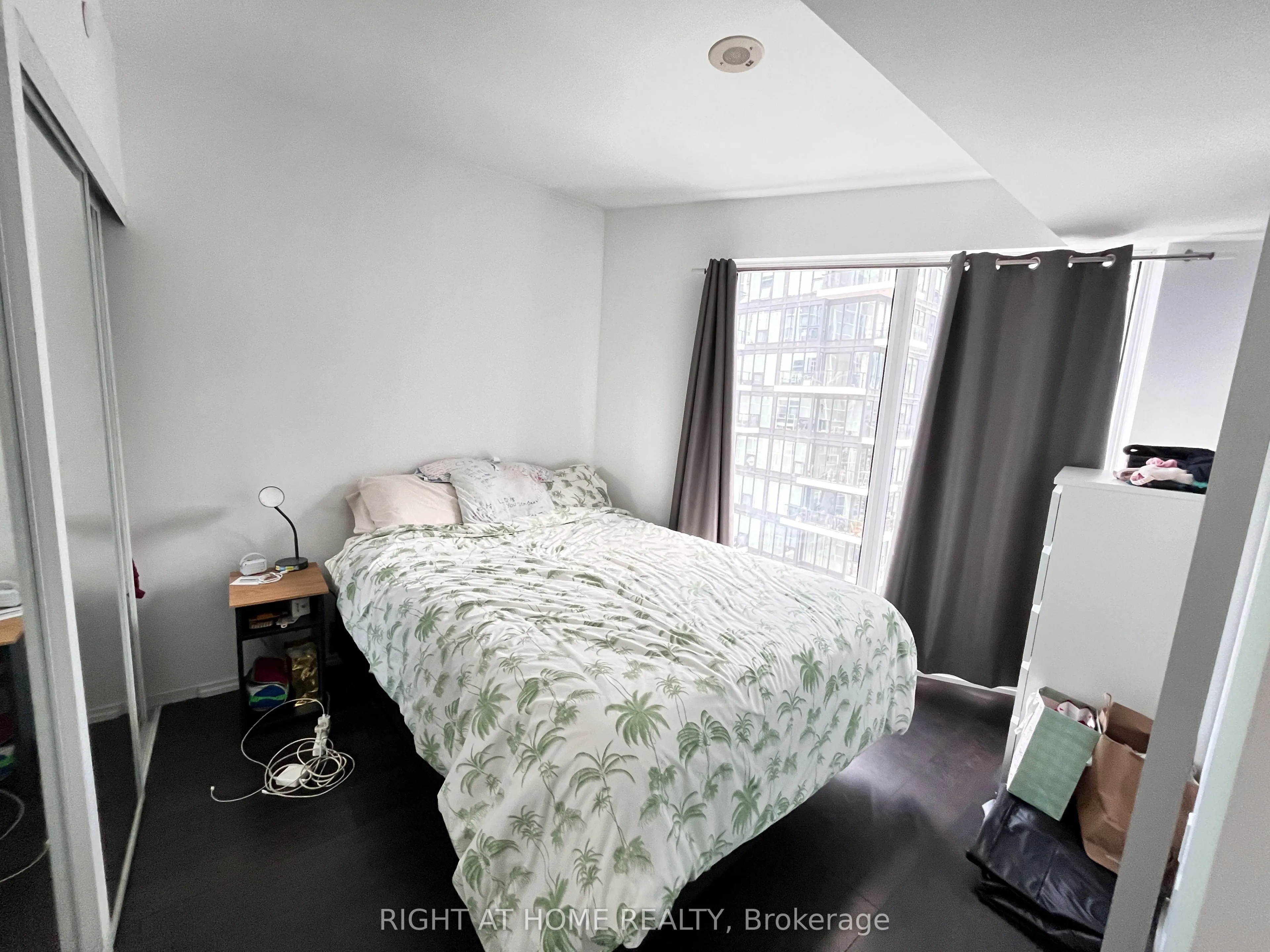 68 Shuter Street, #2303