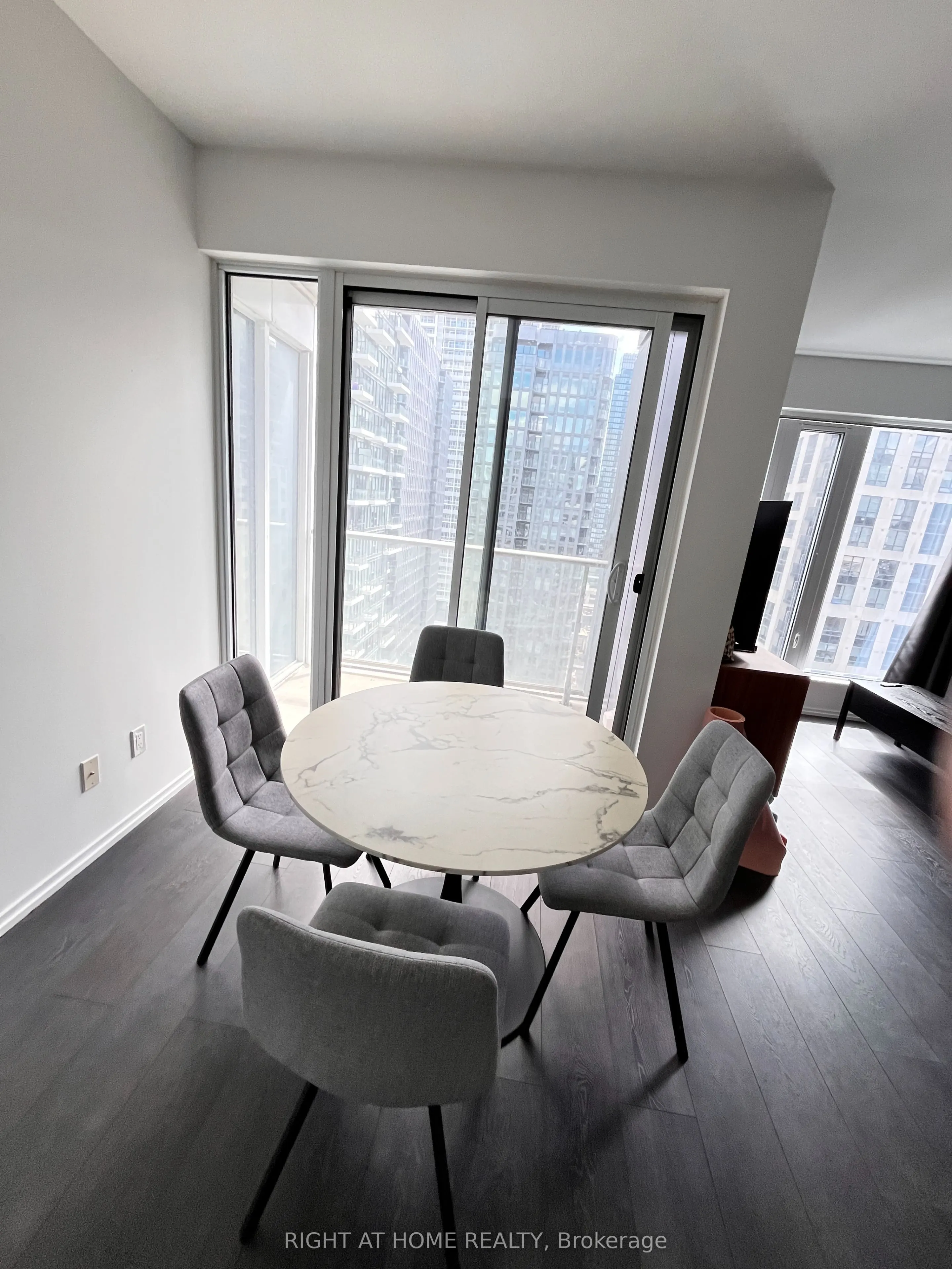 68 Shuter Street, #2303